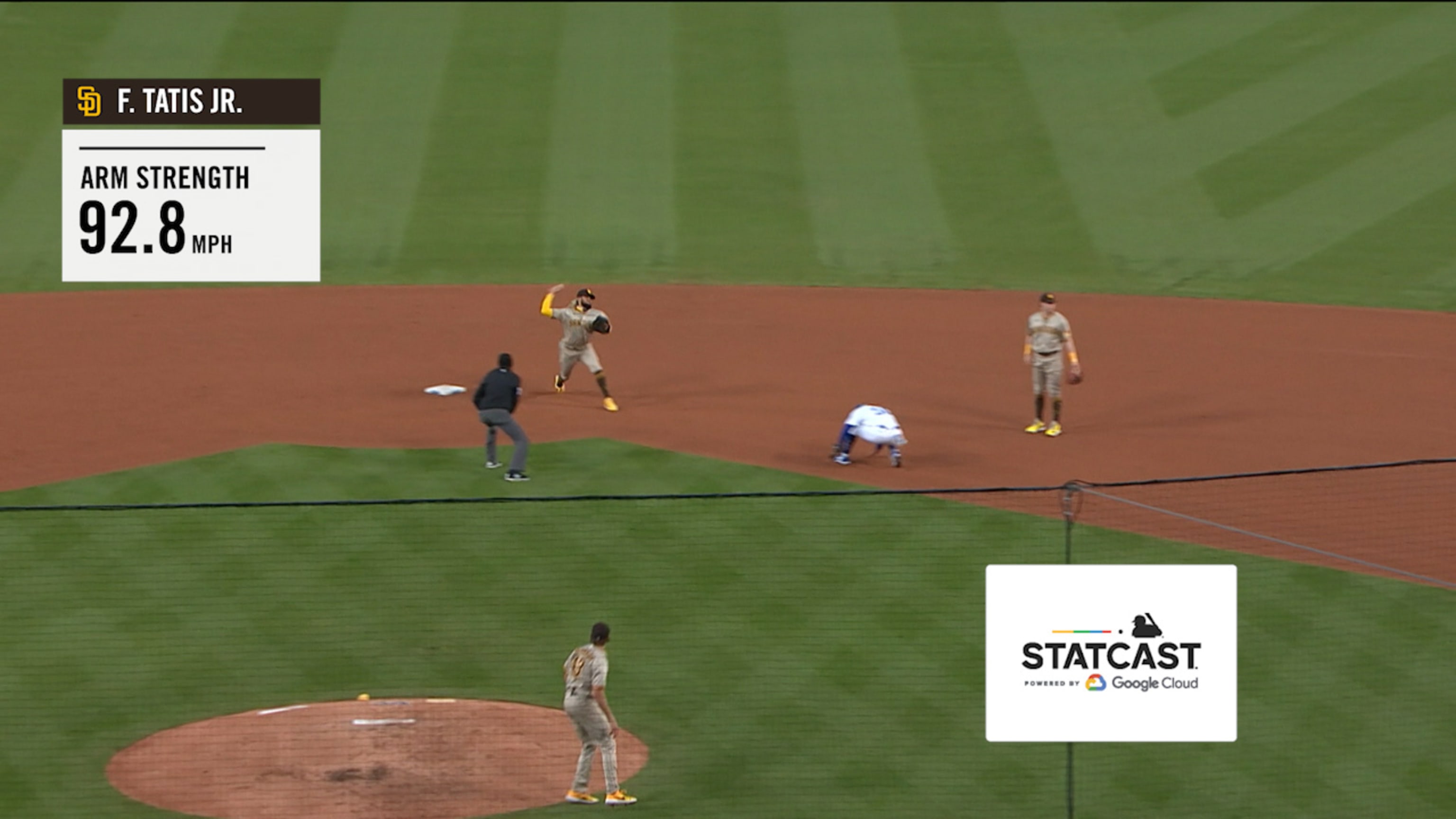 Tatis Jr. saca tiro de 92.8 mph