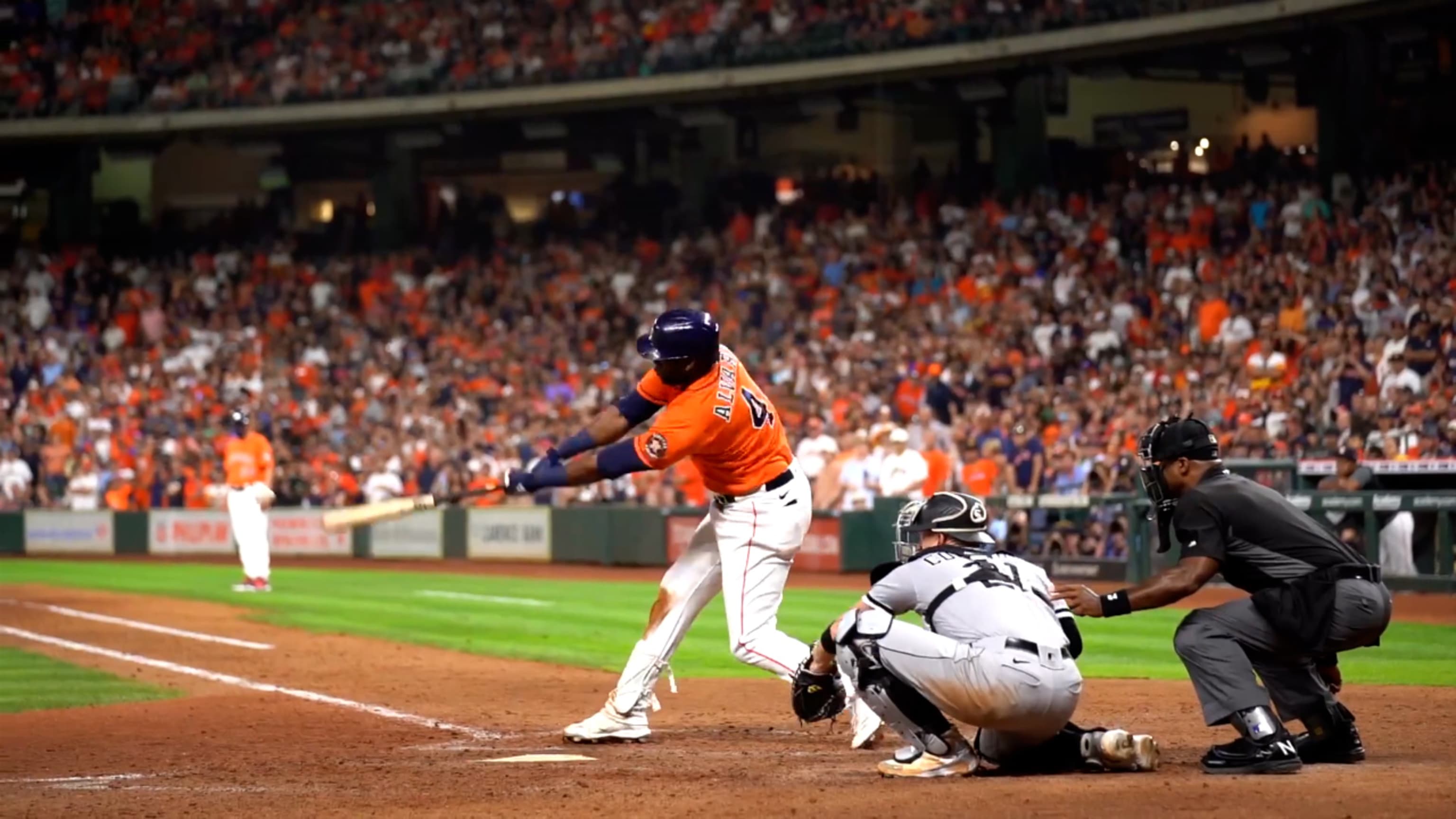 Astros come back to walk-off Royals on Yordan Alvarez's home run