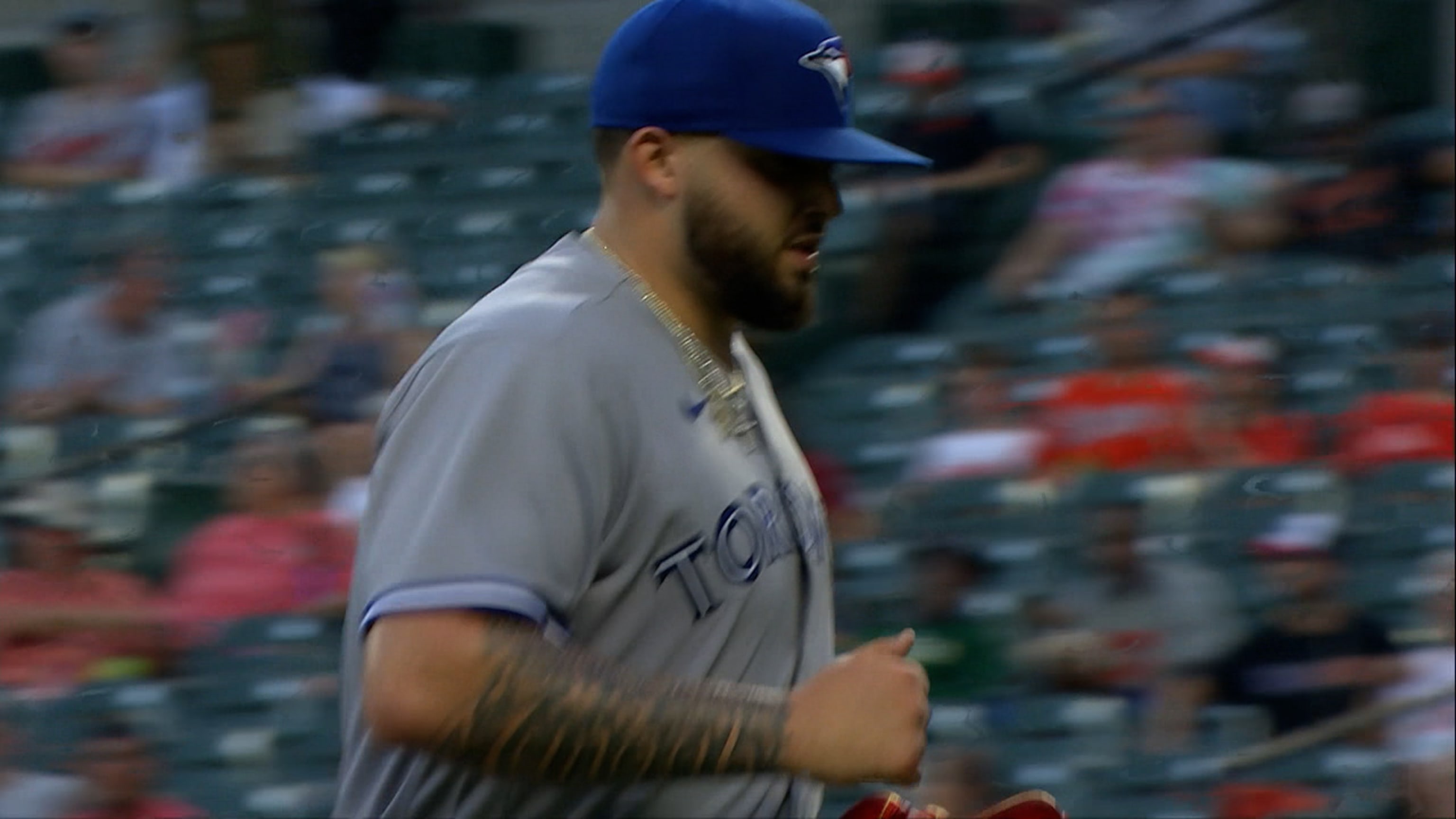 Alek Manoah poncha a cinco