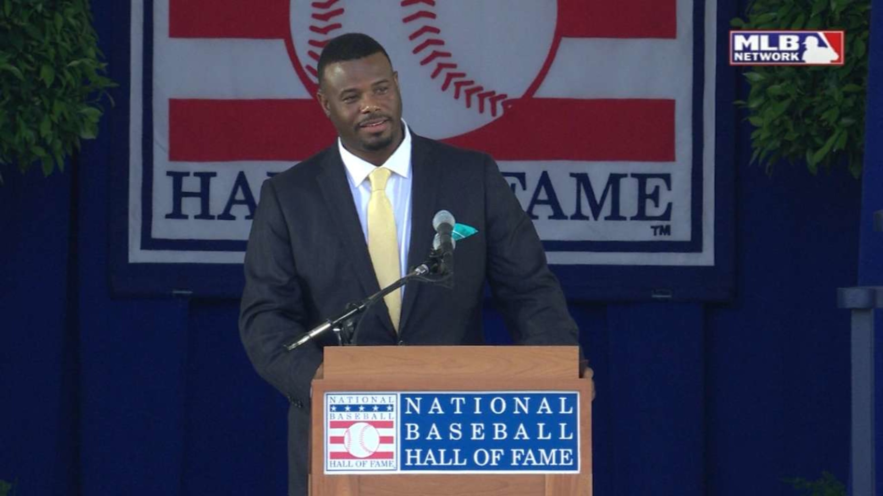 Reds legends in awe of Ken Griffey Jr.