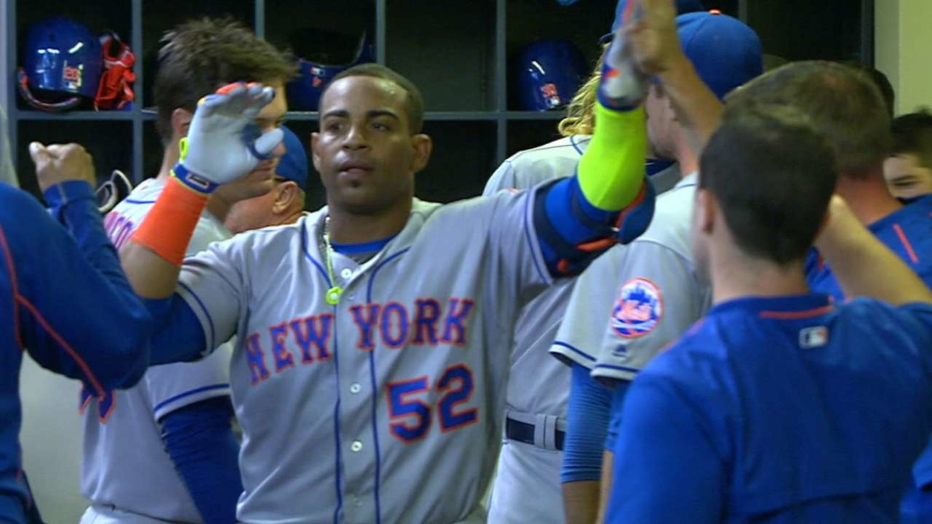 Yoenis Cespedes signs four-year deal with Mets