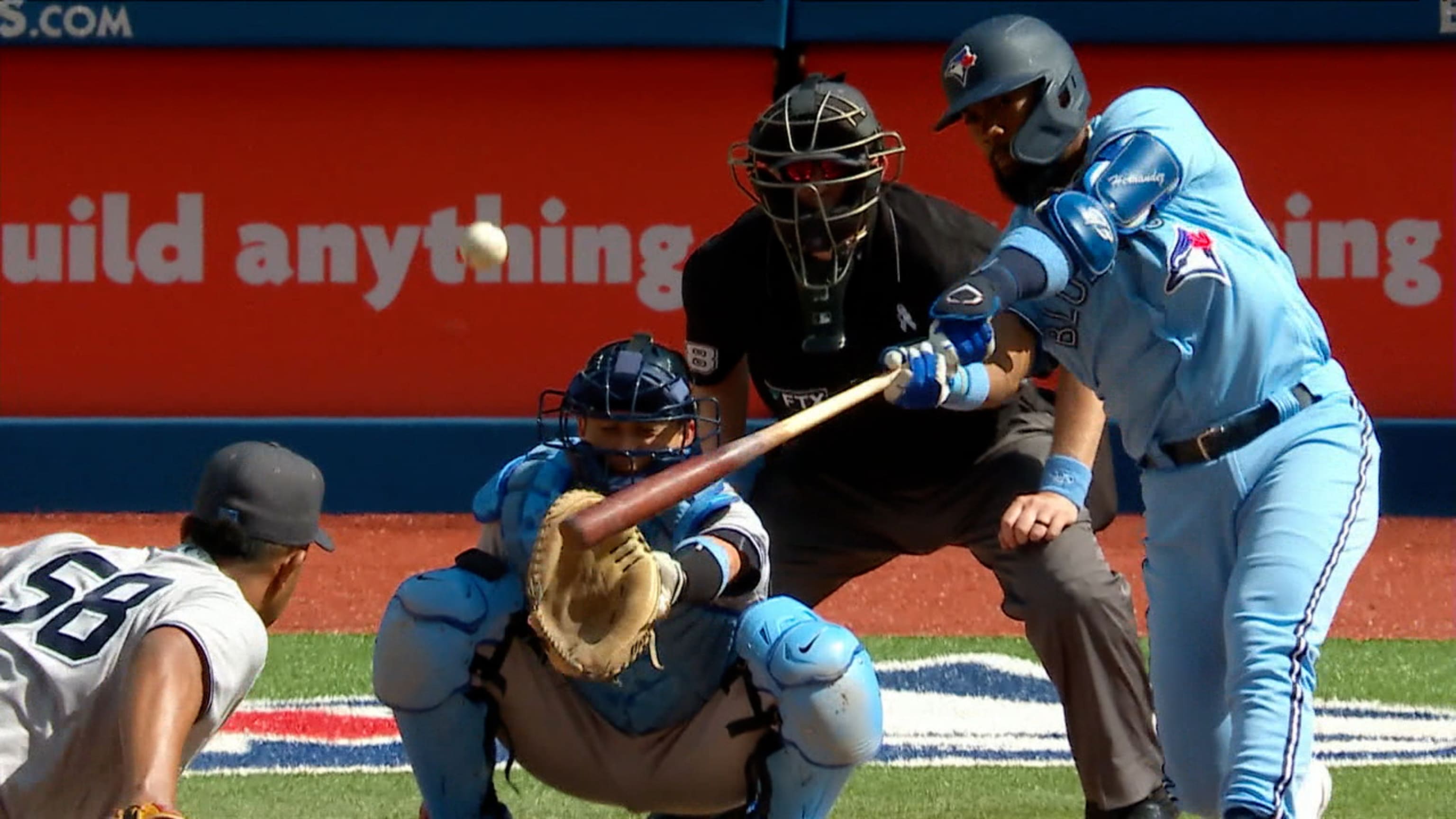 Blue Jays rally to beat Yankees in finale