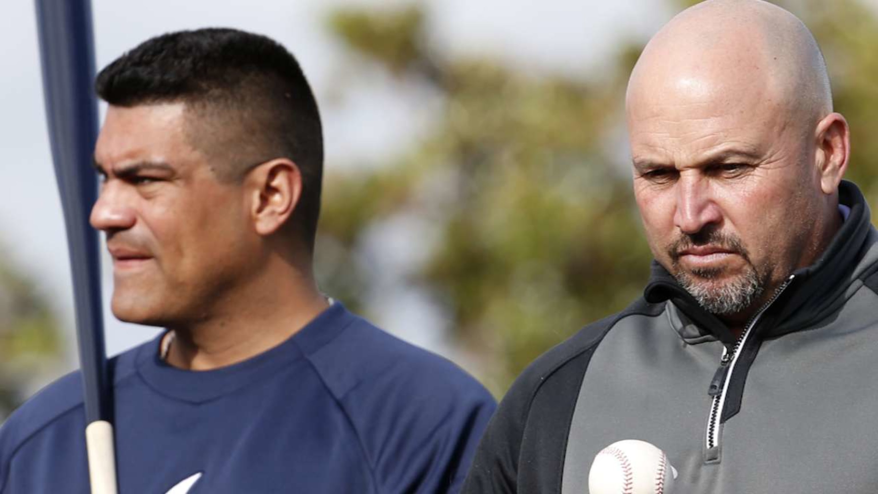Perez managing in Winter League