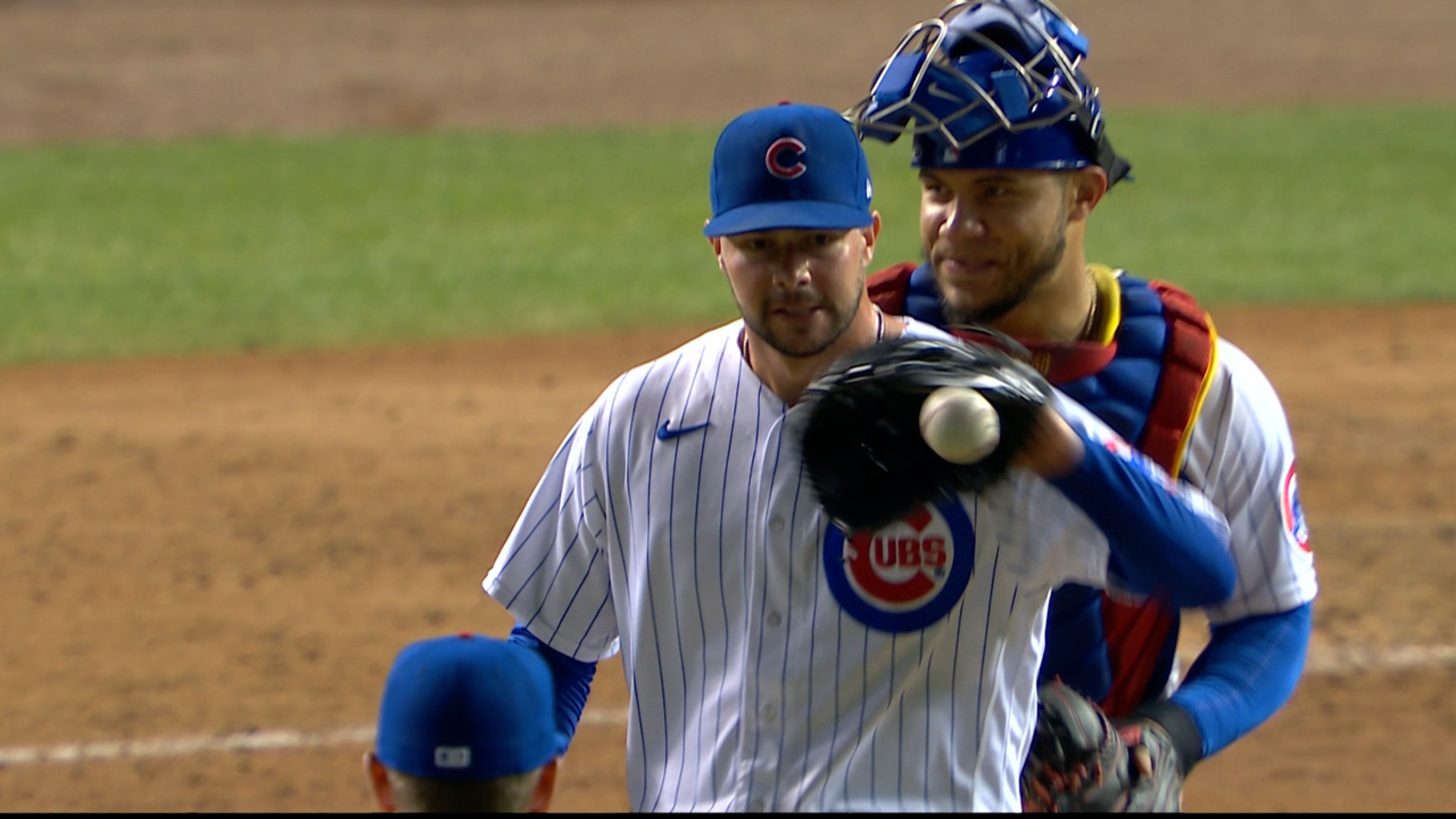 Cubs' Ian Happ says fans at Target Field hit him with Skittles
