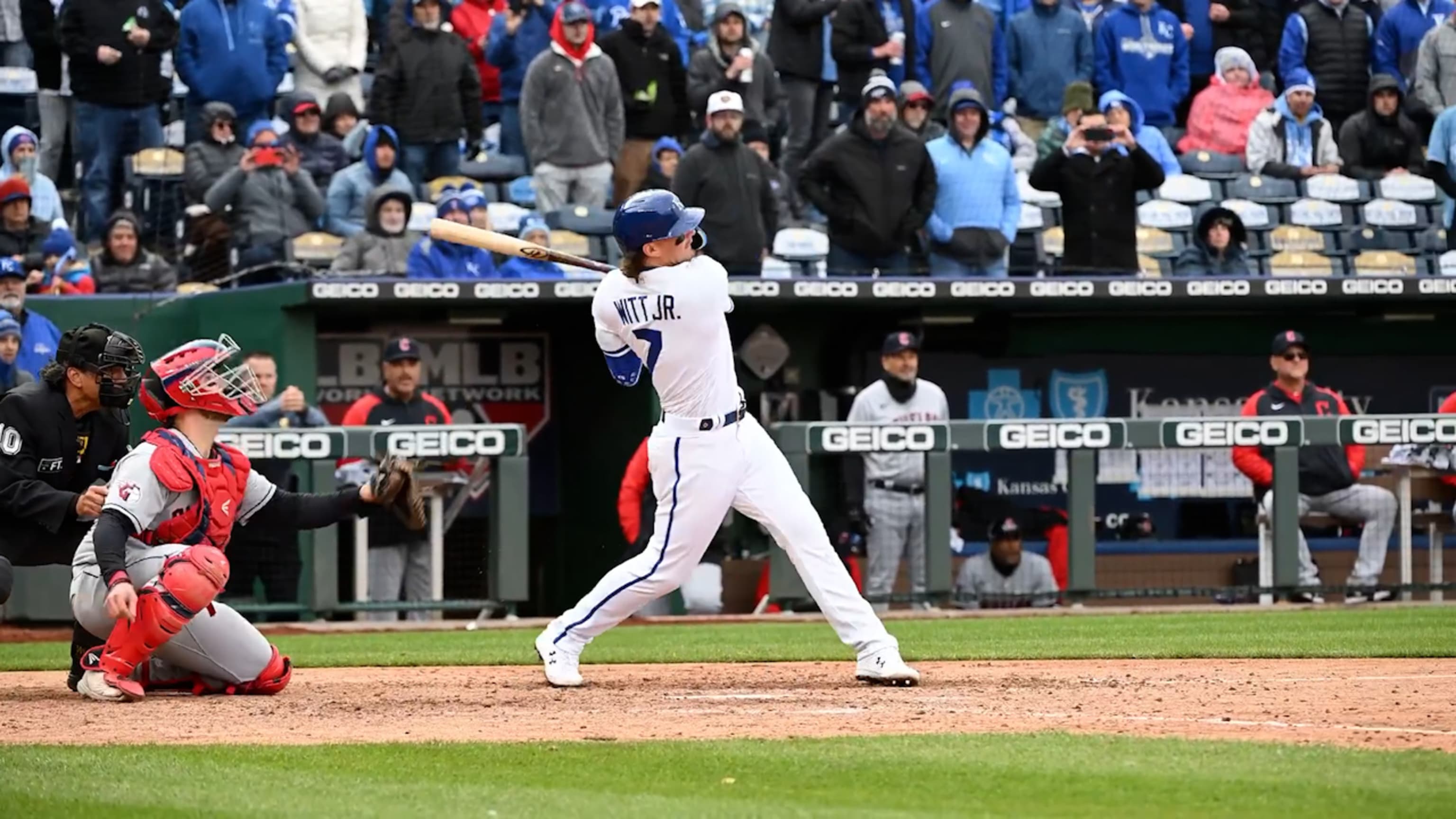WATCH: Royals' Bobby Witt Jr. hits first career MLB home run at Kauffman  Stadium 