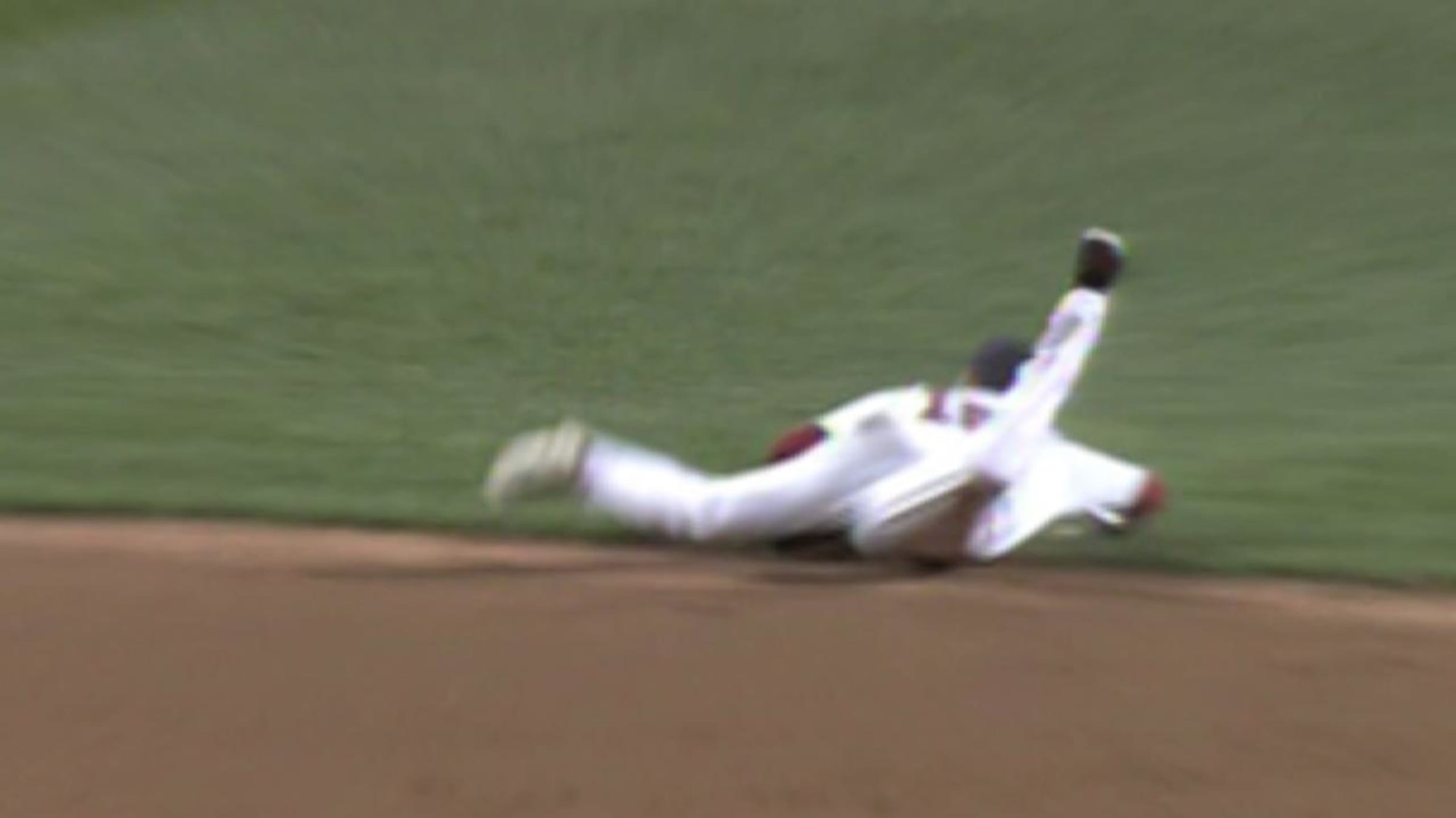 Pedroia's incredible diving stop