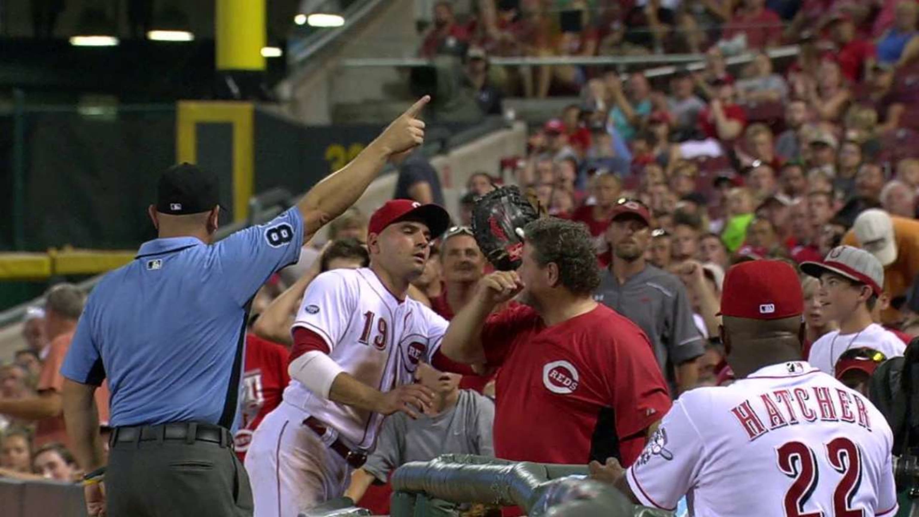 Joey Votto was a bit displeased with a foul-ball-reaching Reds fan