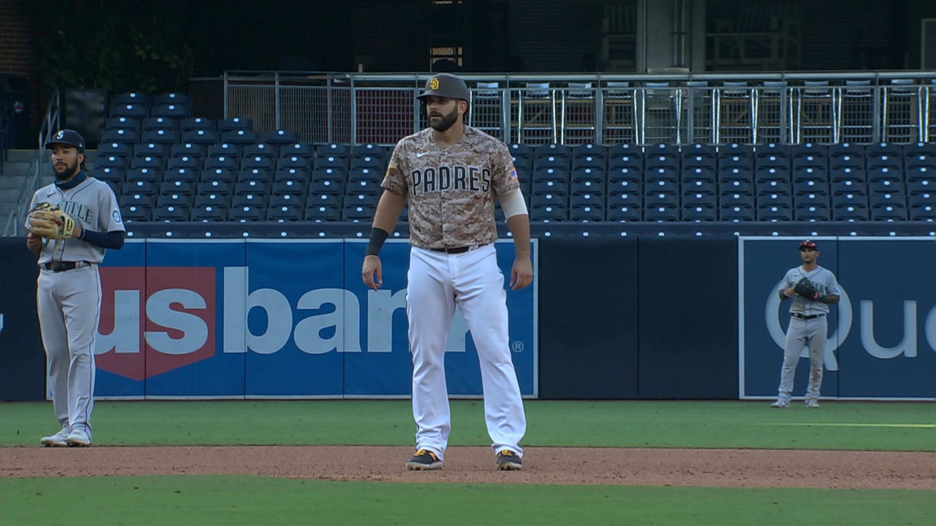 Padres clinch first full playoff berth since 2006 after Brewers