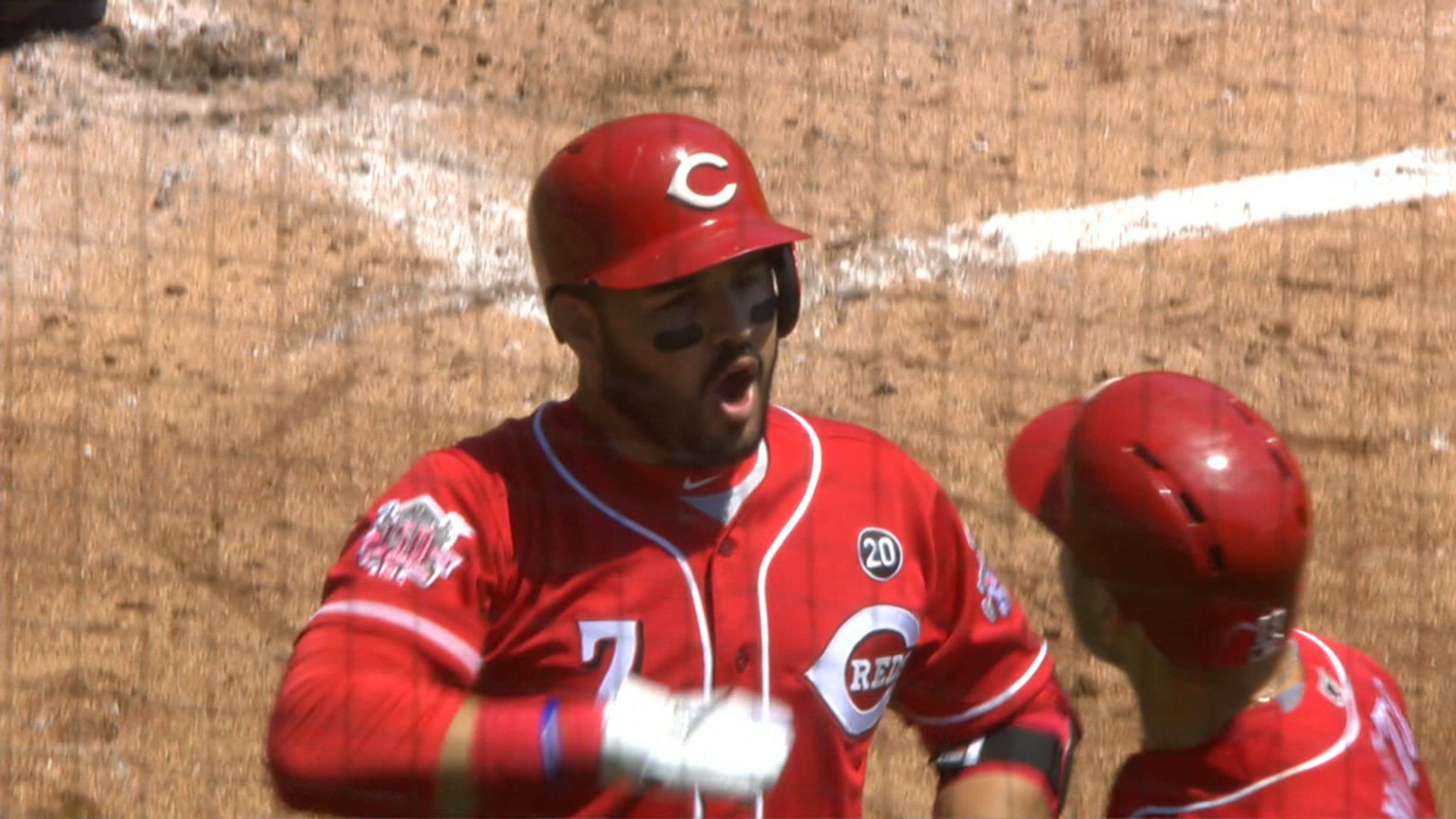 Reds 6, Brewers 3: Suarez's big swing lifts Cincinnati