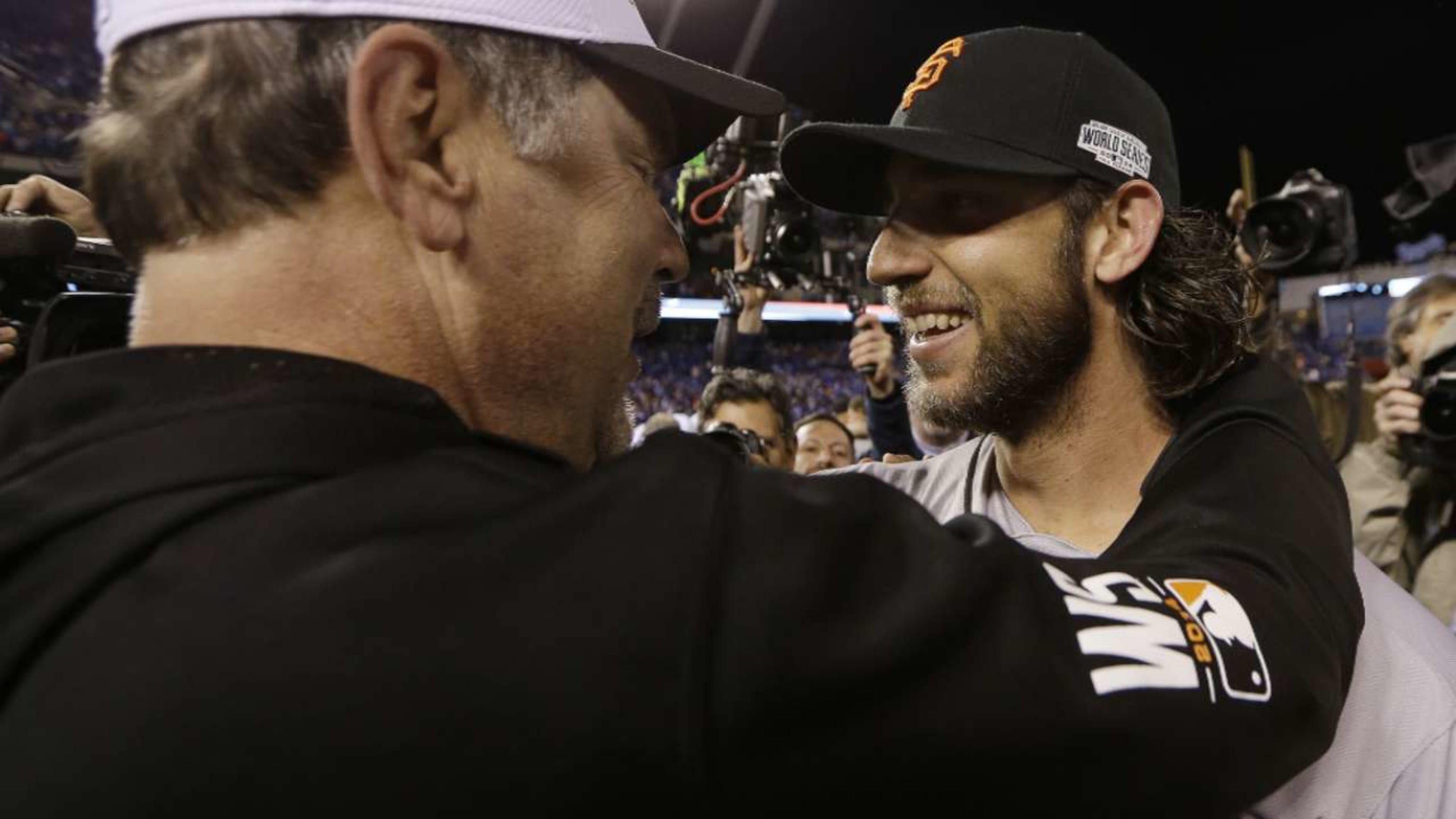 Giants, A's prepare for Bay Bridge Series, with Sergio Romo warming up