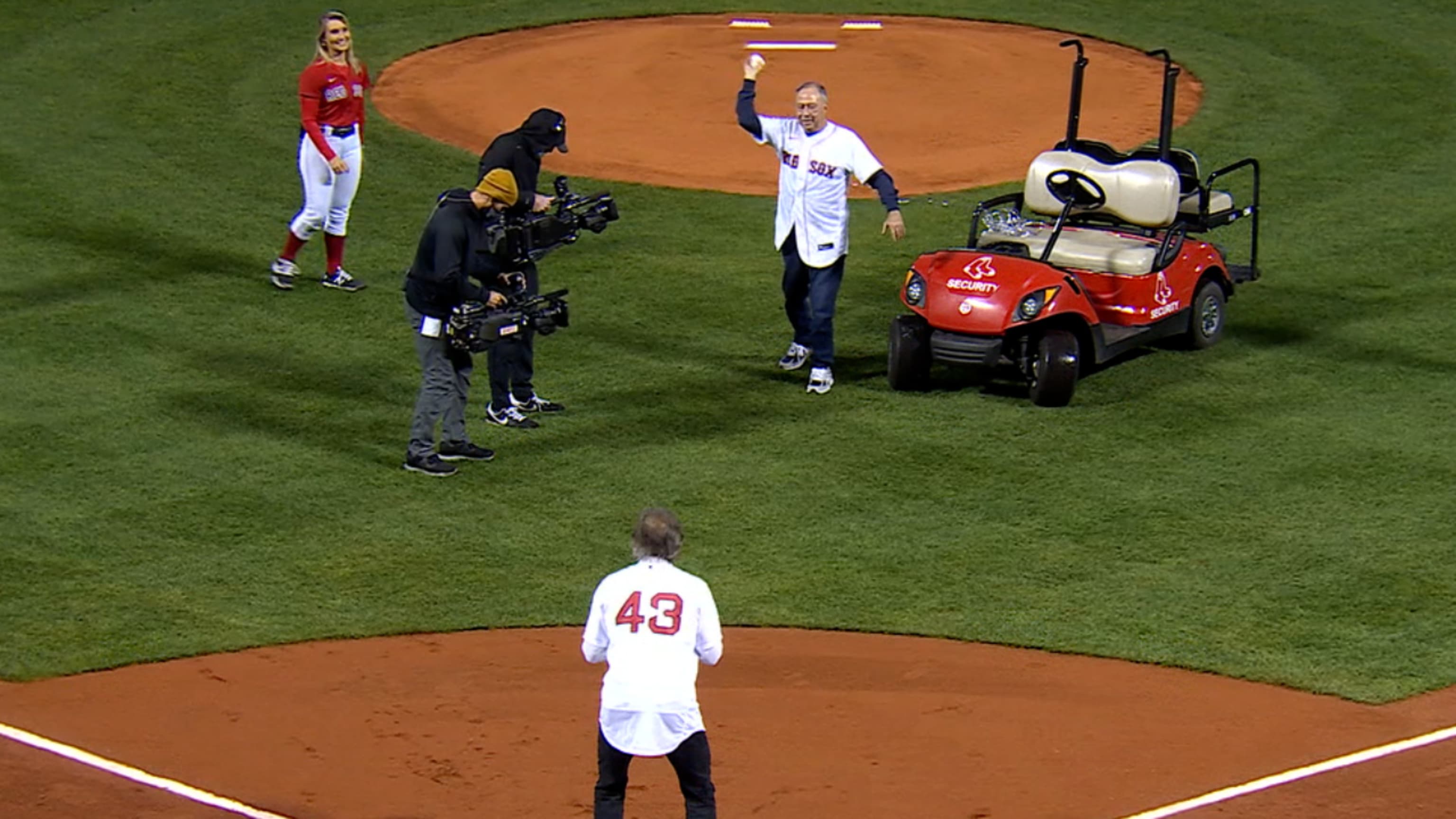 Red Sox air tribute to retiring Dennis Eckersley