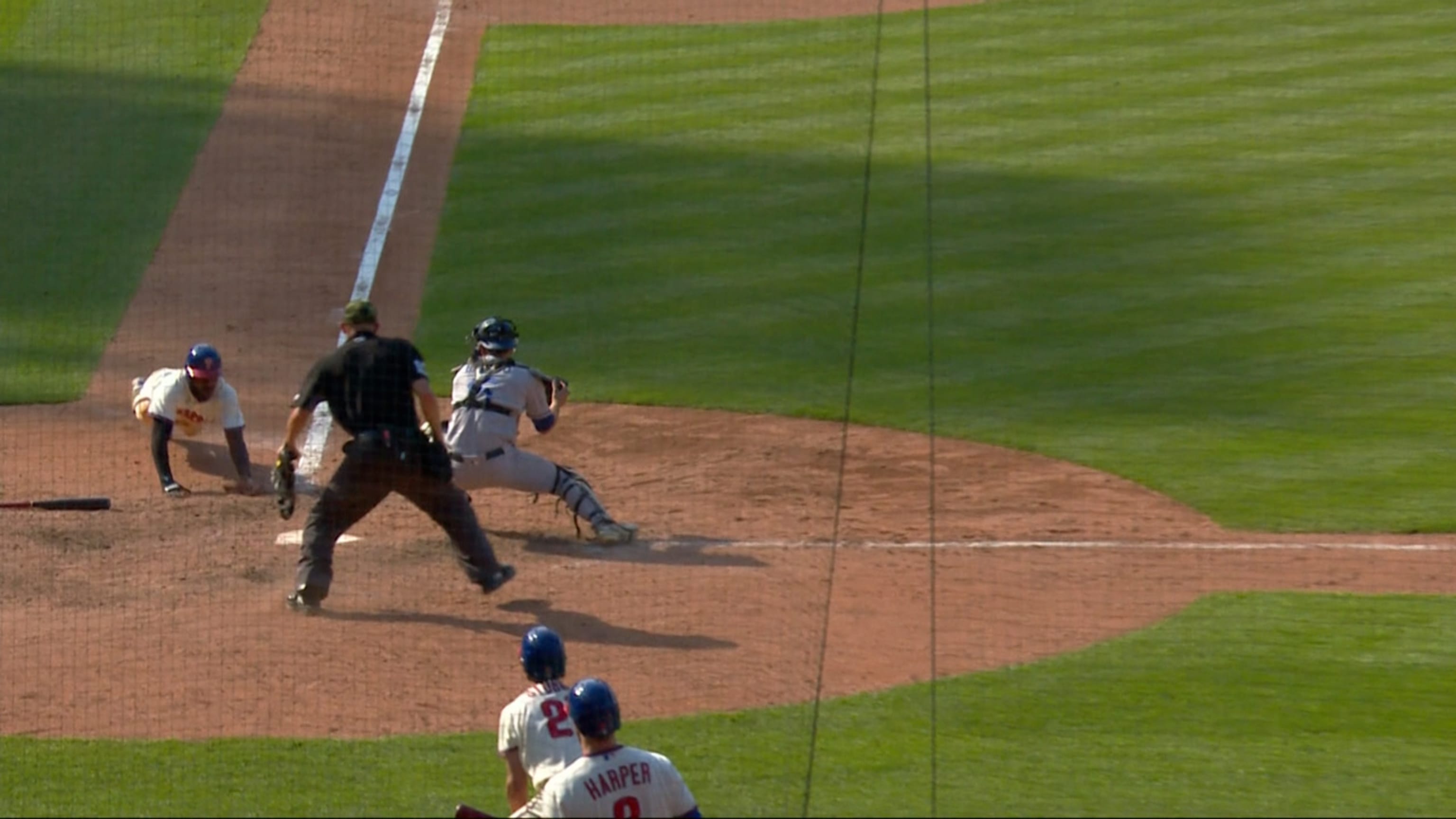Dodgers: Max Muncy smacks walk-off grand slam vs. Phillies, sends Twitter  into frenzy