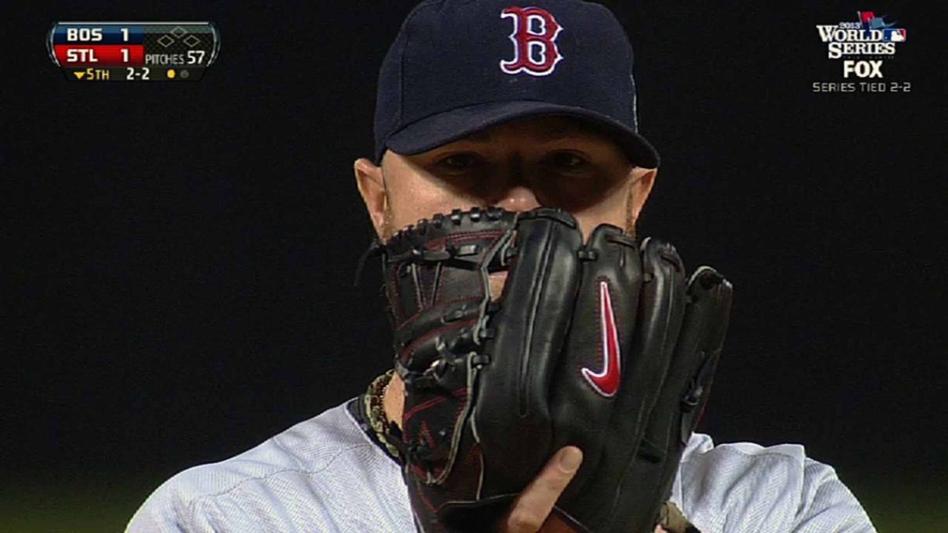 Lester domina en el Juego 5