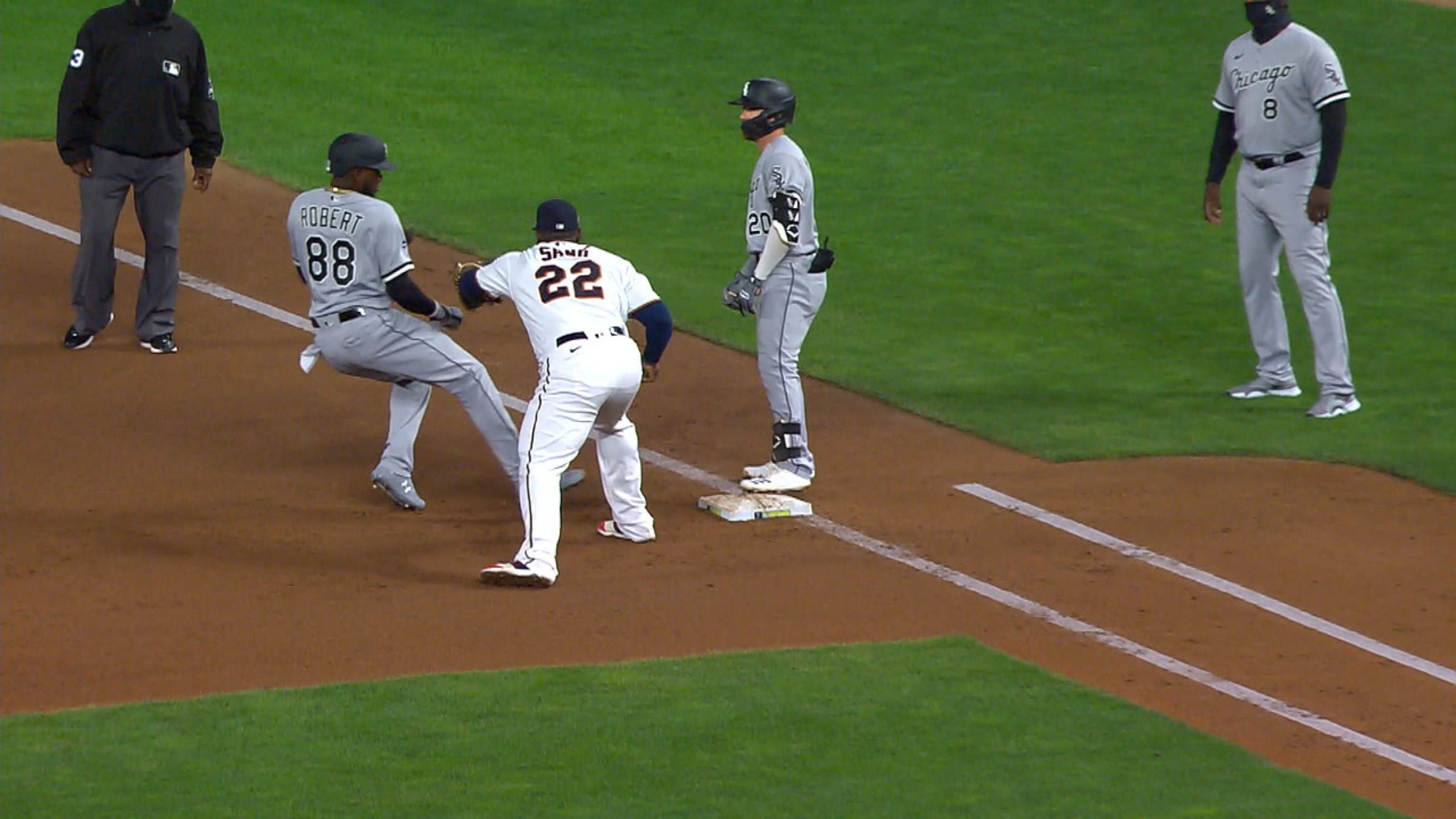 Twins White Sox Wacky Play On Basepaths