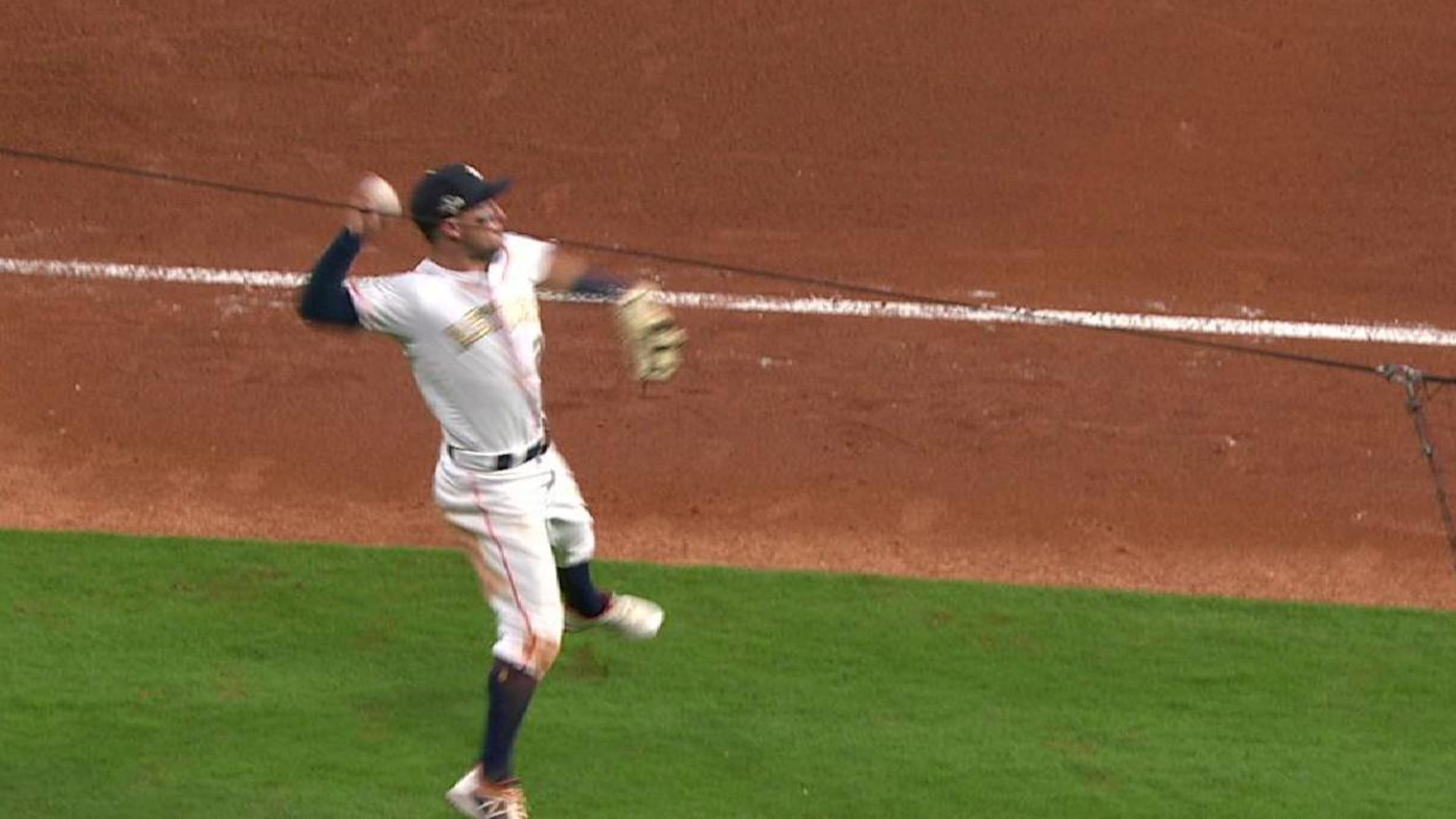 VIDEO, GIF: Jackie Bradley Jr. turns great catch-and-throw double