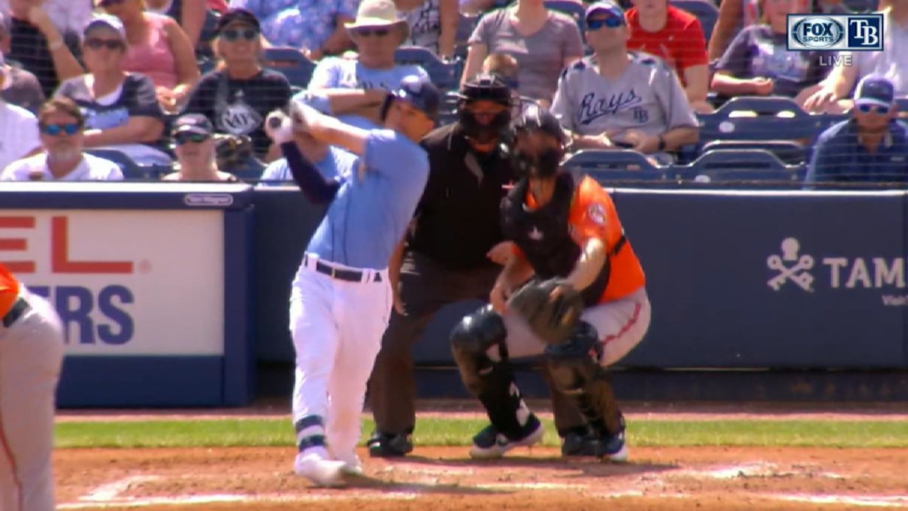 Lowe's 2-run homer