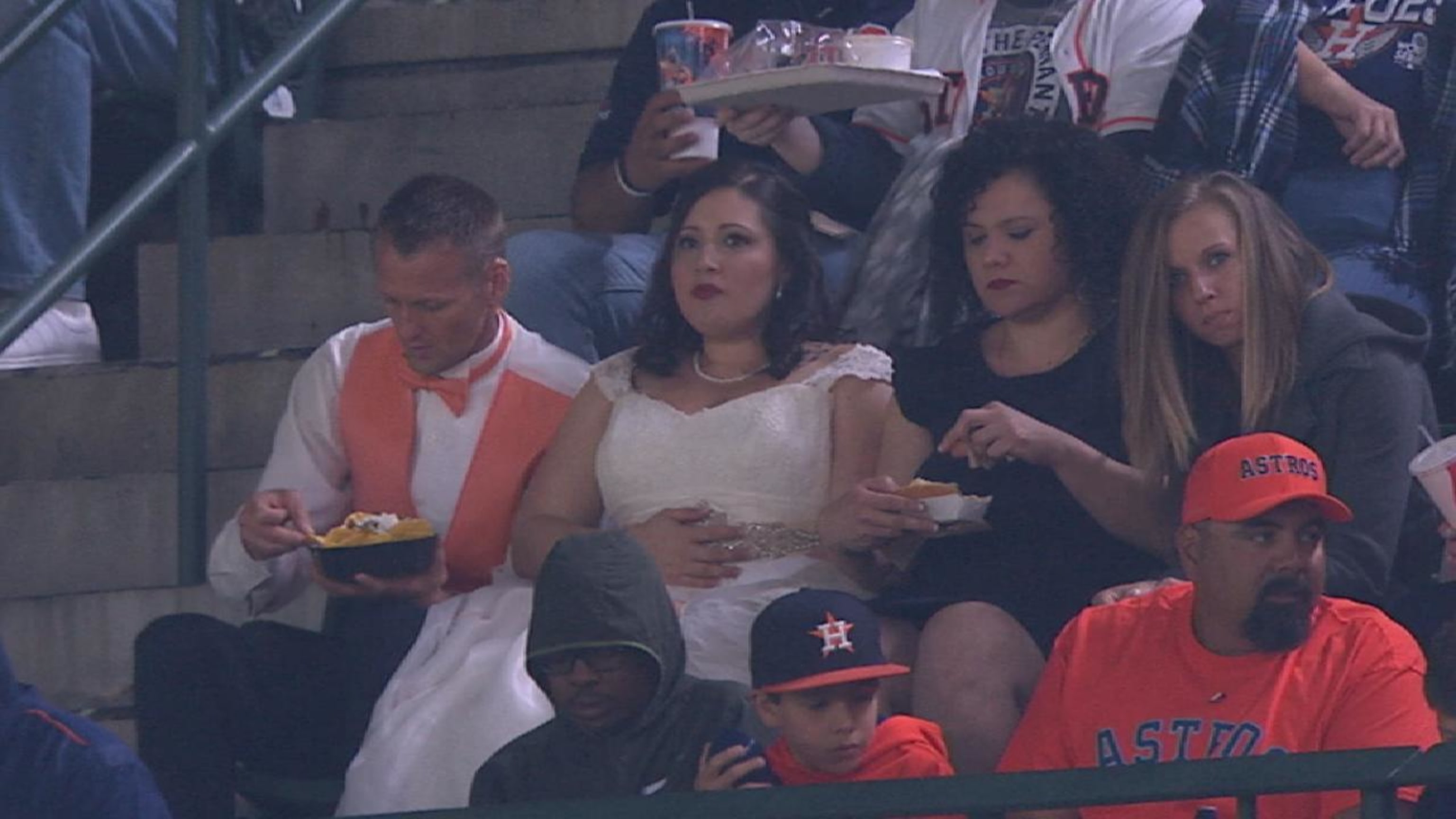 These newlyweds celebrated their marriage with an Astros game and some  nachos