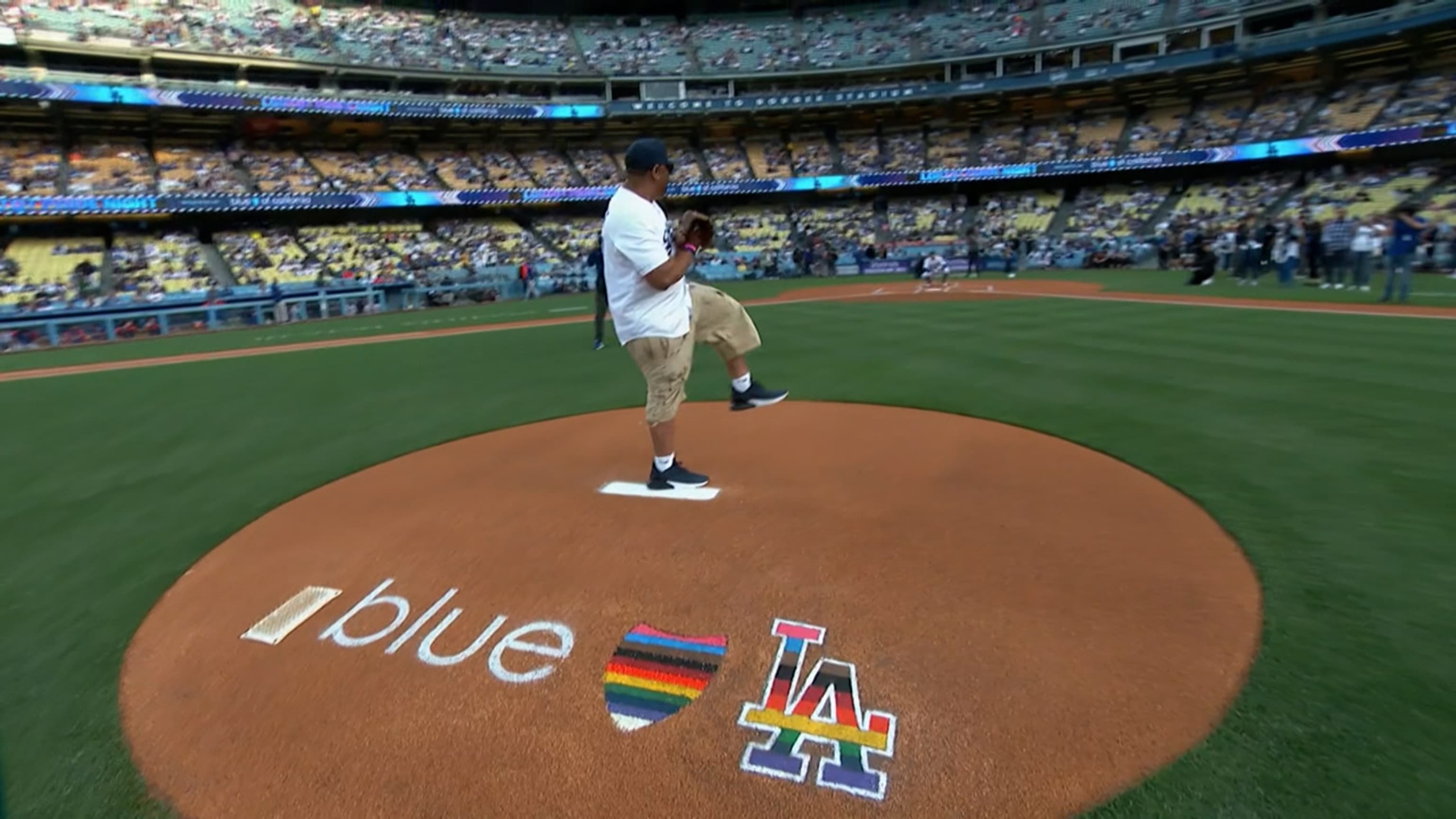 Giants, Dodgers both wear Pride hats on field