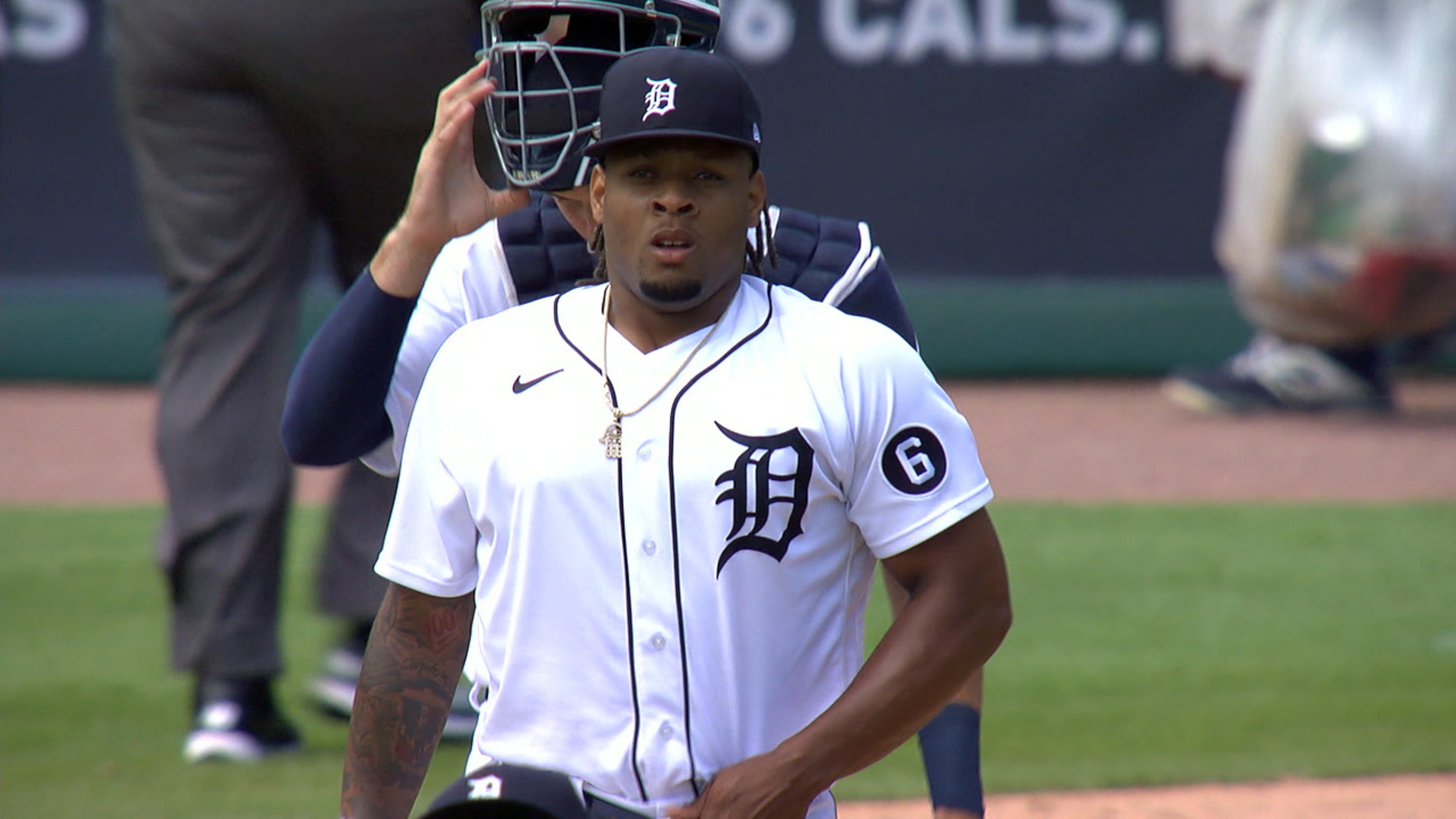 Gregory Soto earns the save