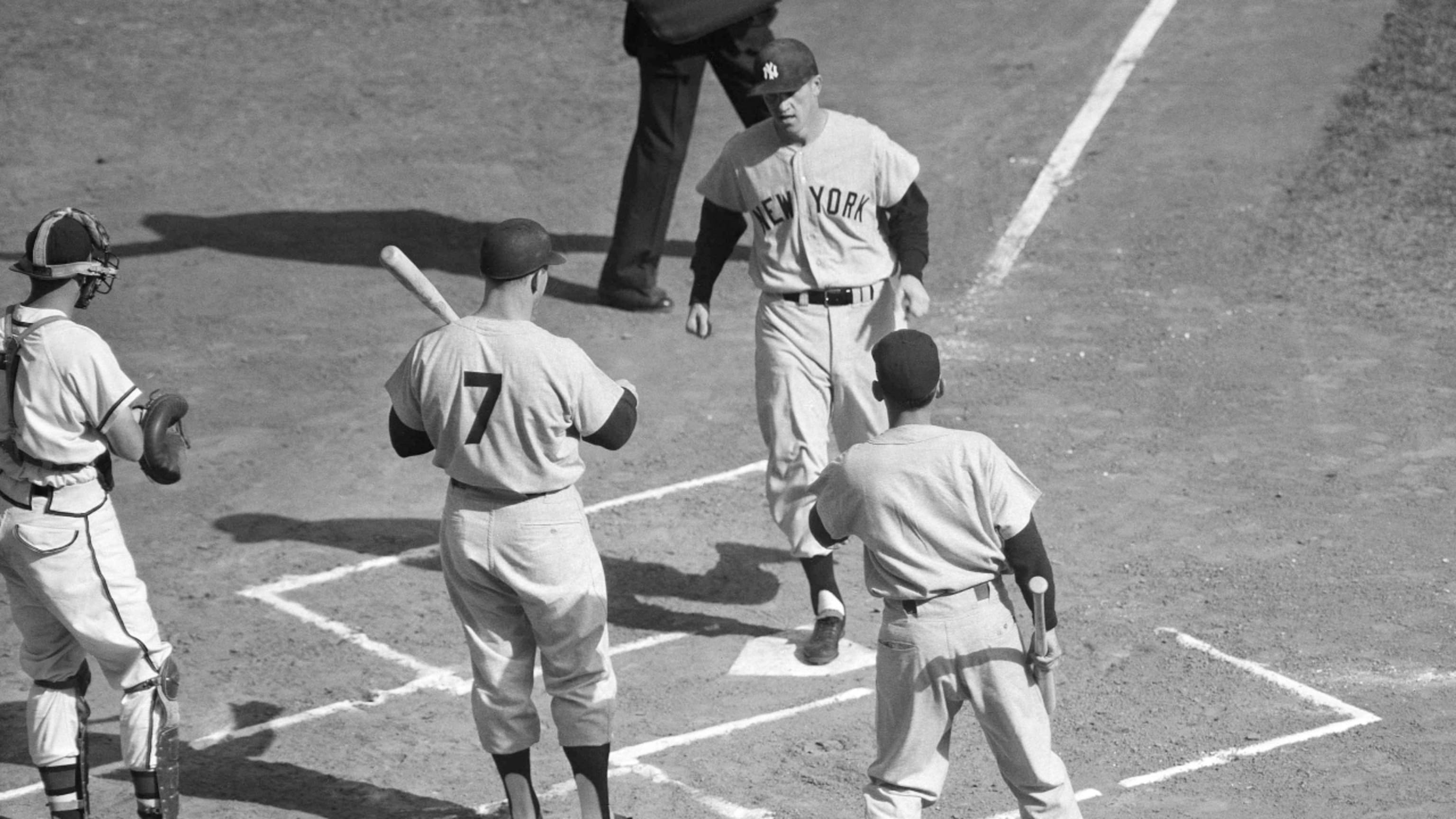1957 World Series Commemorative Pin - Braves vs. Yankees