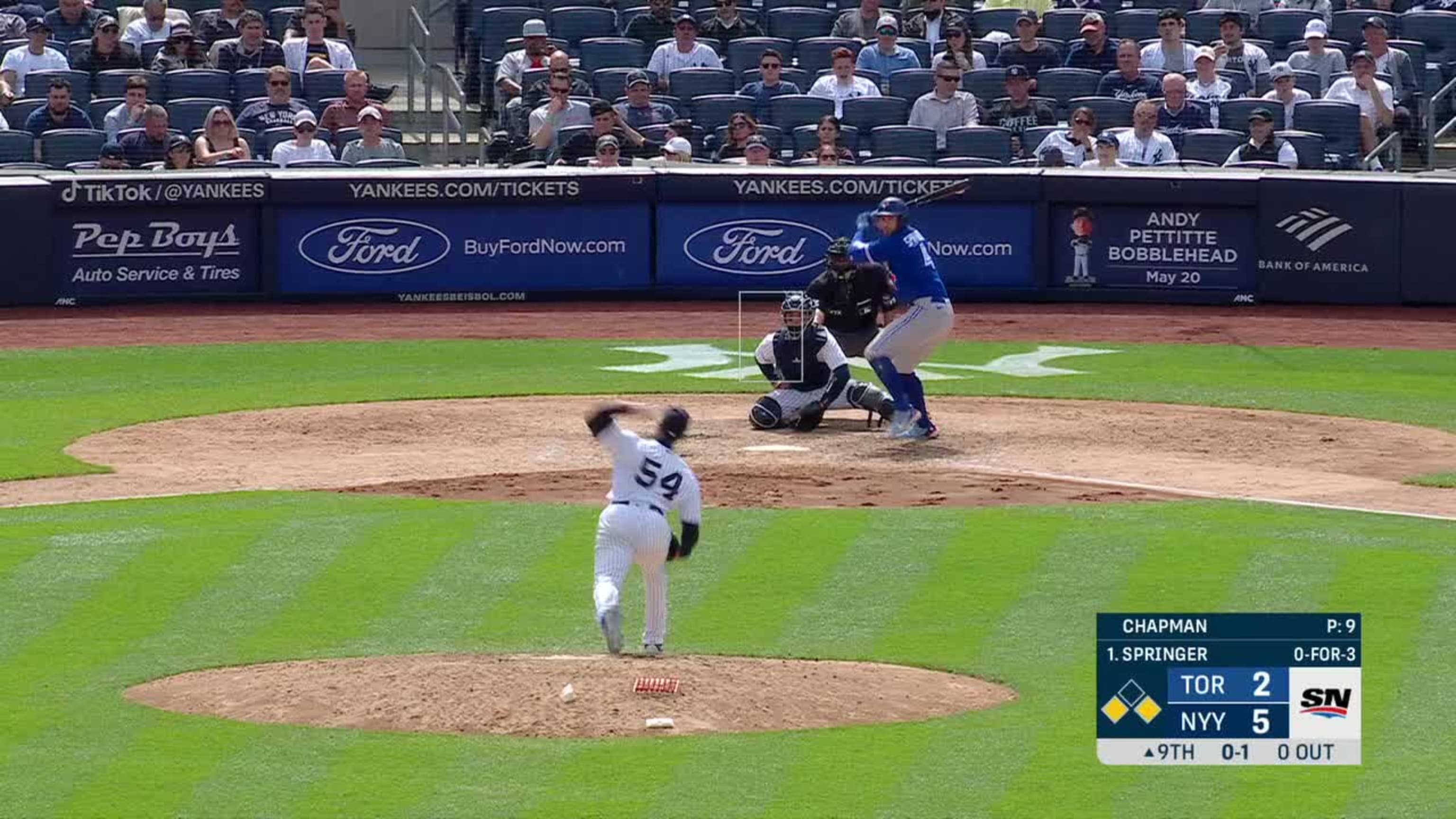 Vlad Guerrero Jr. breaks his Bat In Frustration During Blue Jays vs New  York Yankees Match