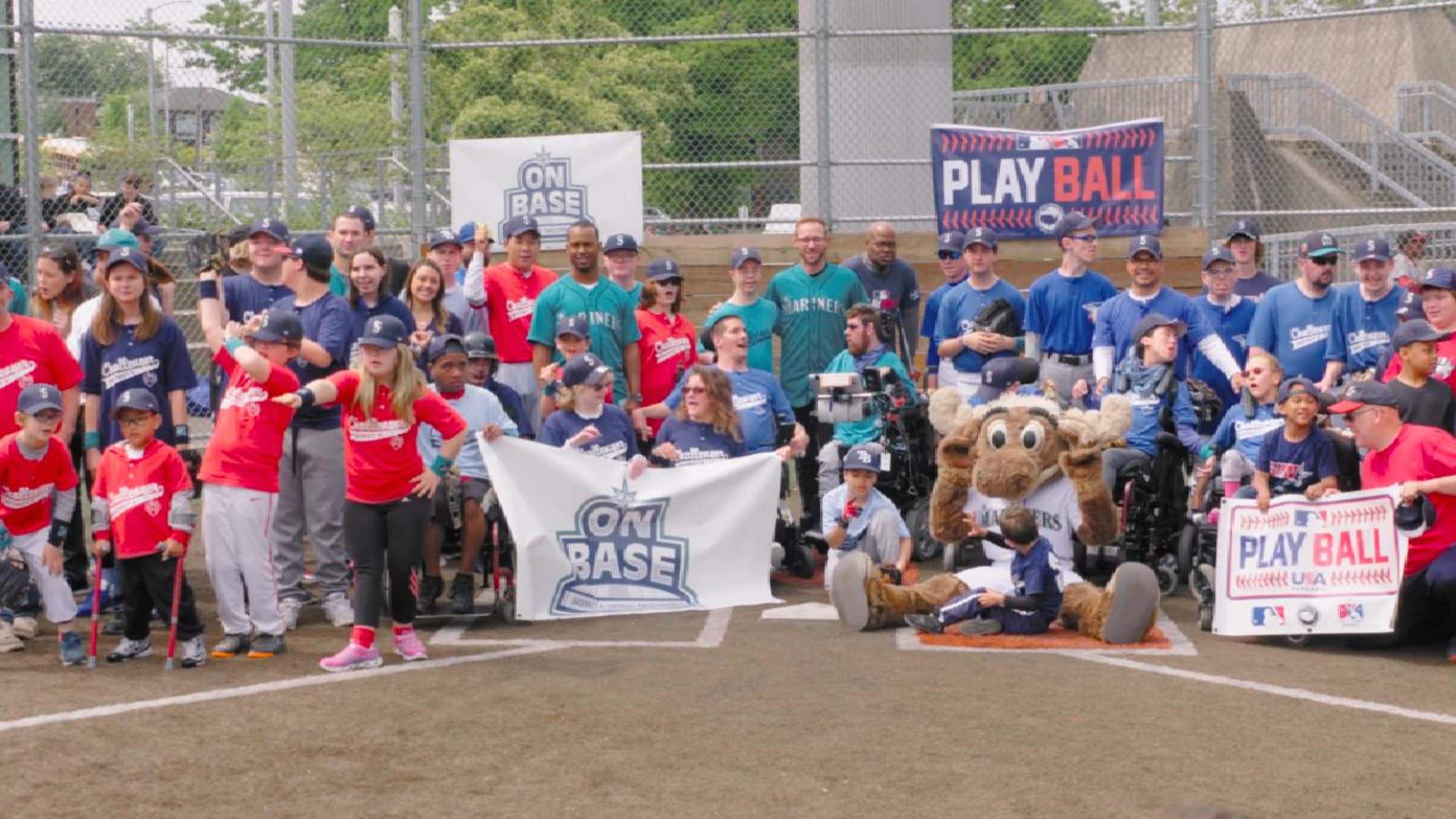 Seattle Mariners on X: Back in the Northwest Green. Play ball