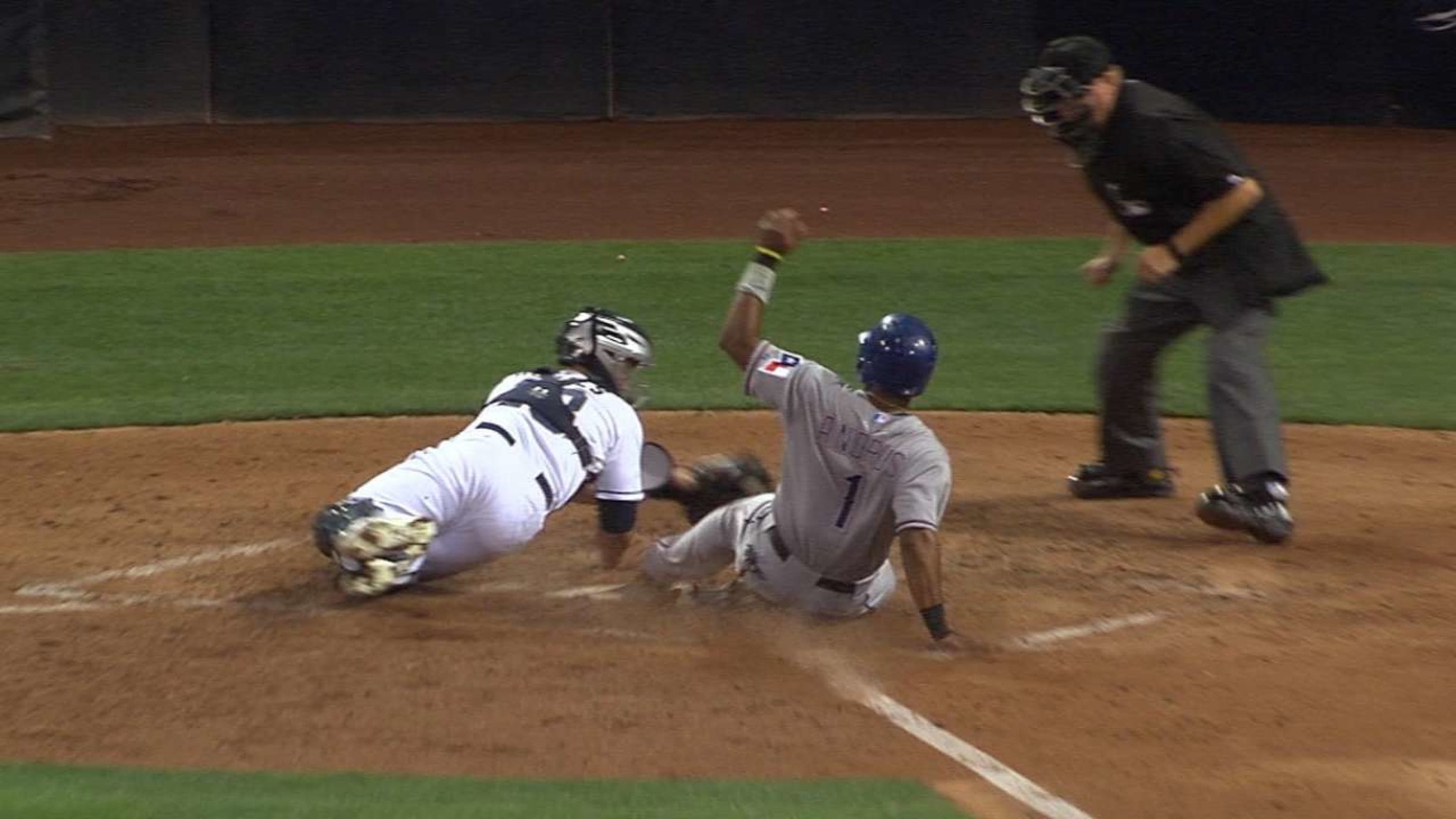 Elvis se roba el plato contra los Padres