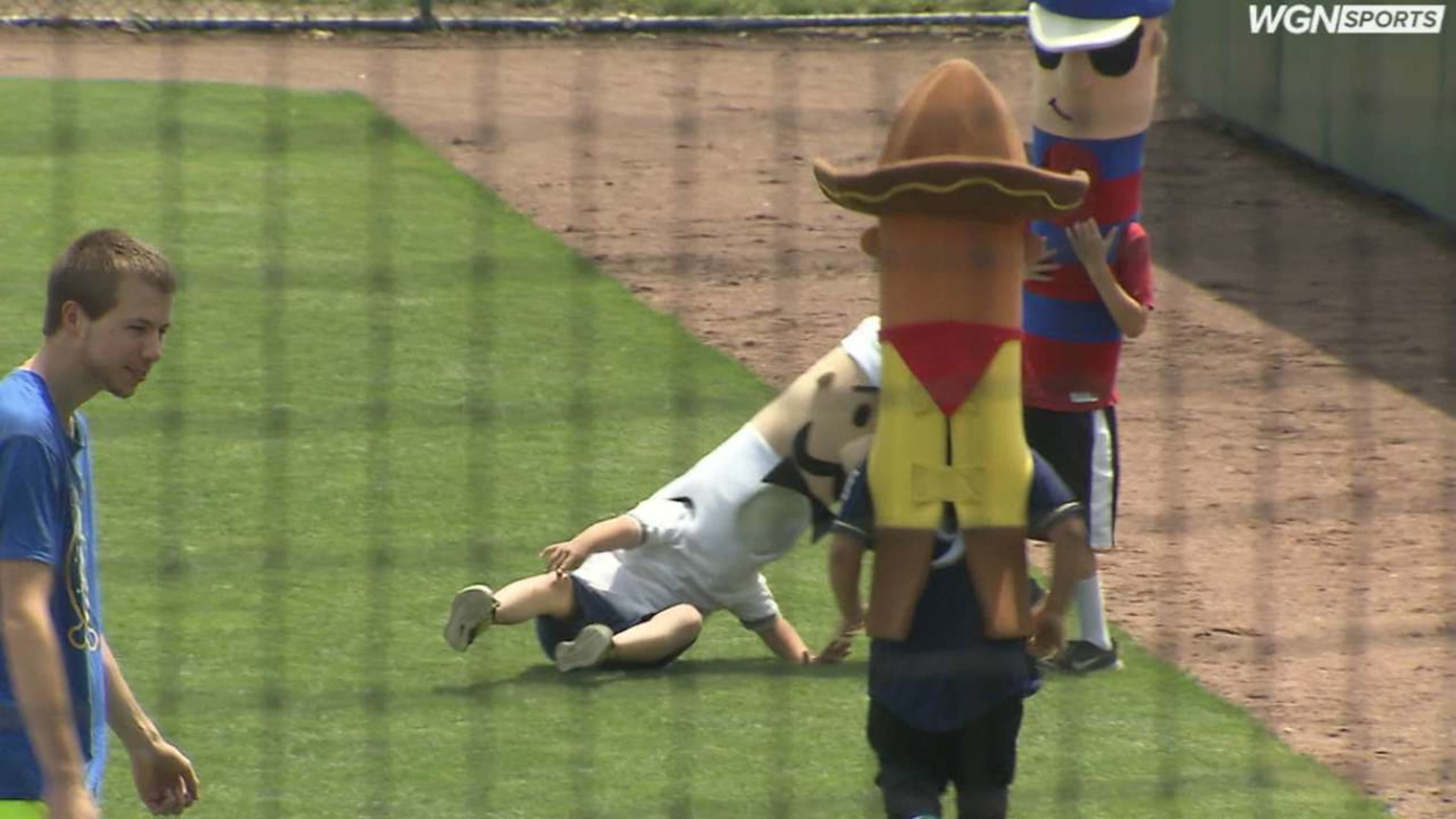 Milwaukee Brewers mark 30th anniversary of Famous Racing Sausages
