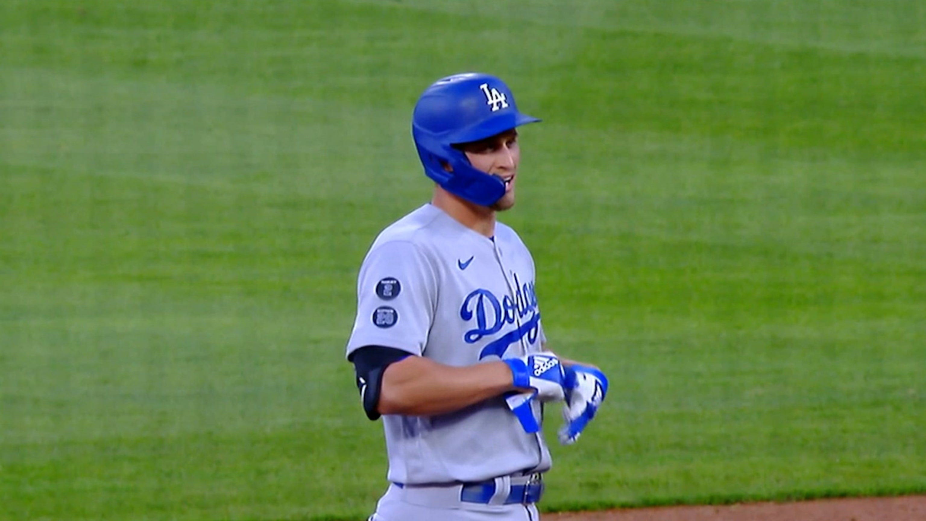 Corey Seager produce con doble