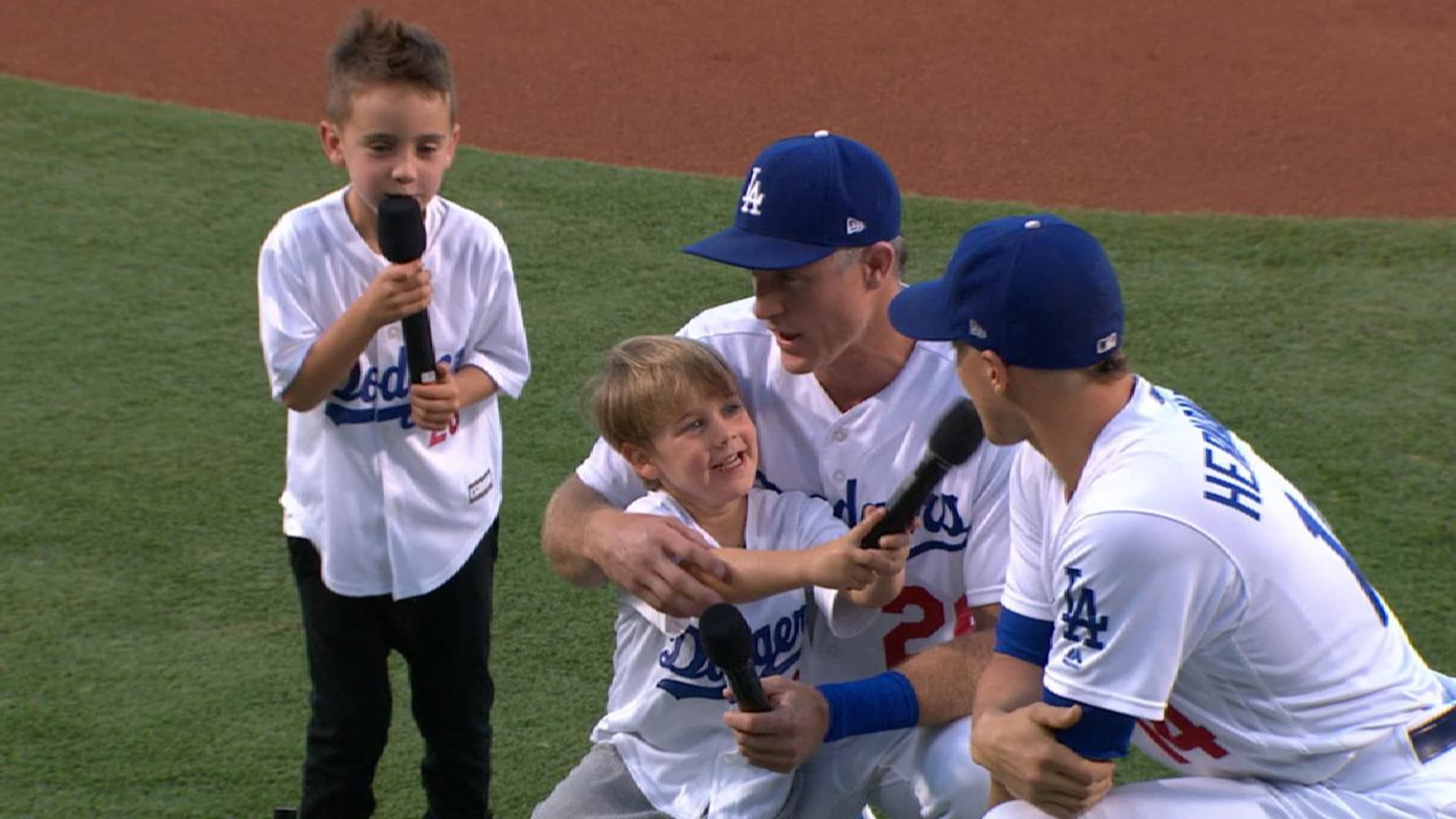 On Chase Utley Bobblehead Night, his sons -- and adopted son Enrique  Hernandez -- shared the spotlight