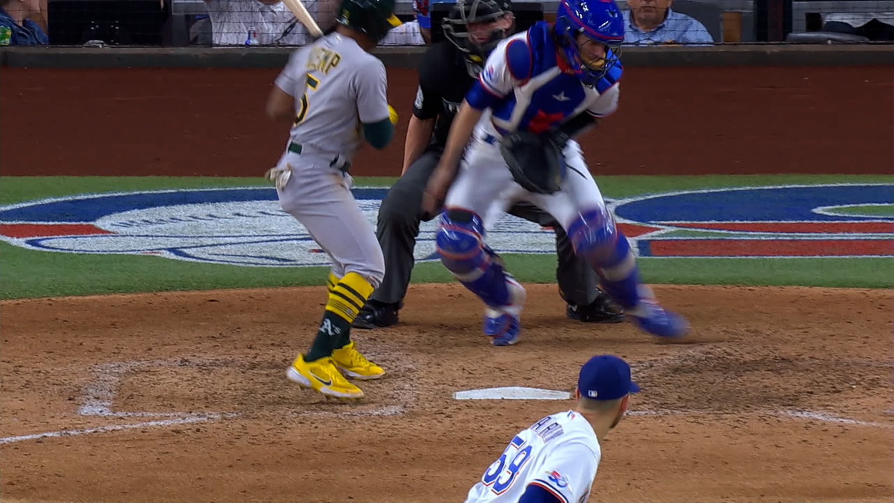 Andrus homer, Langeliers double help A's past Rangers 5-1