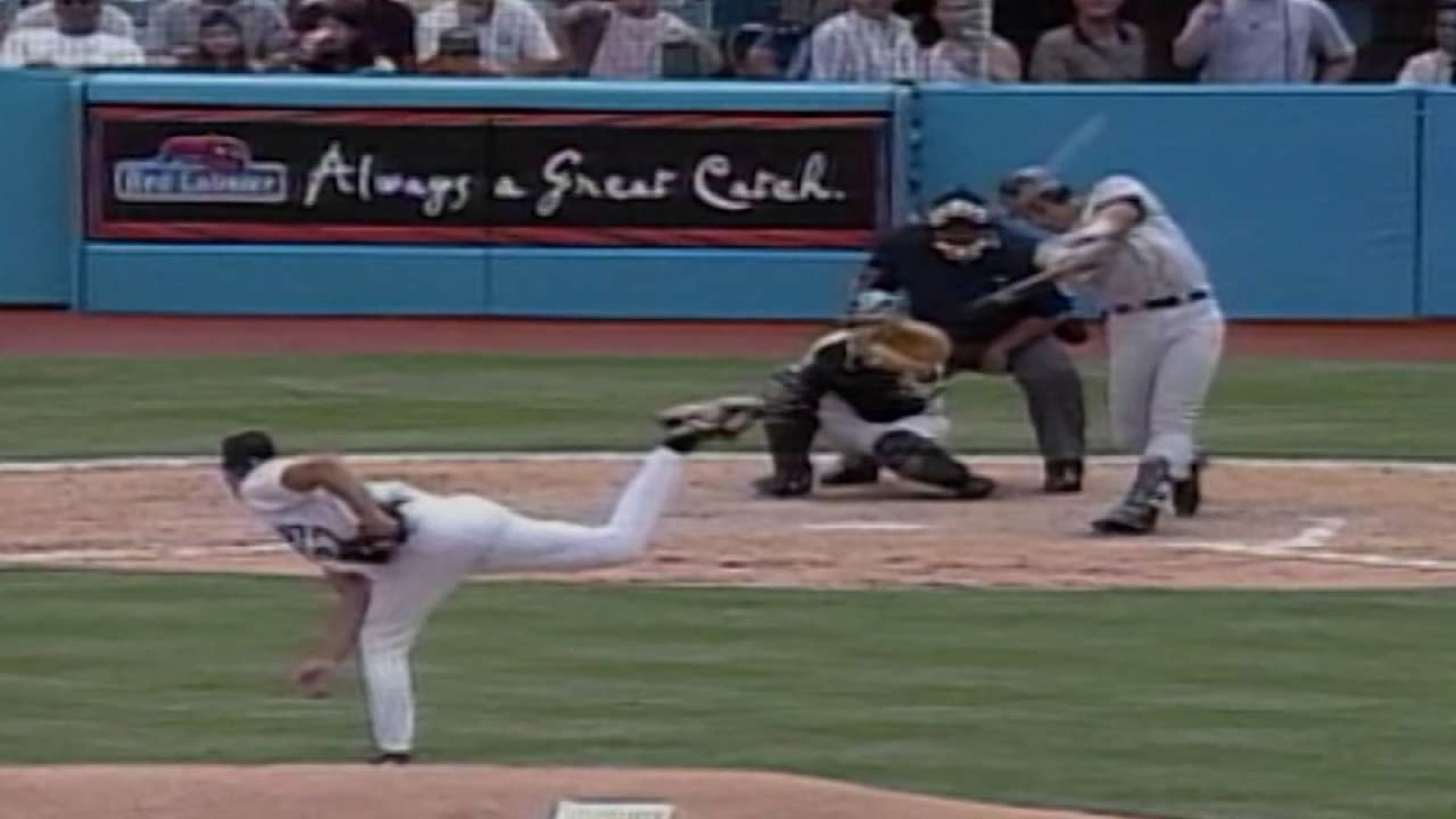 El Gato pega HR de 529 pies de distancia