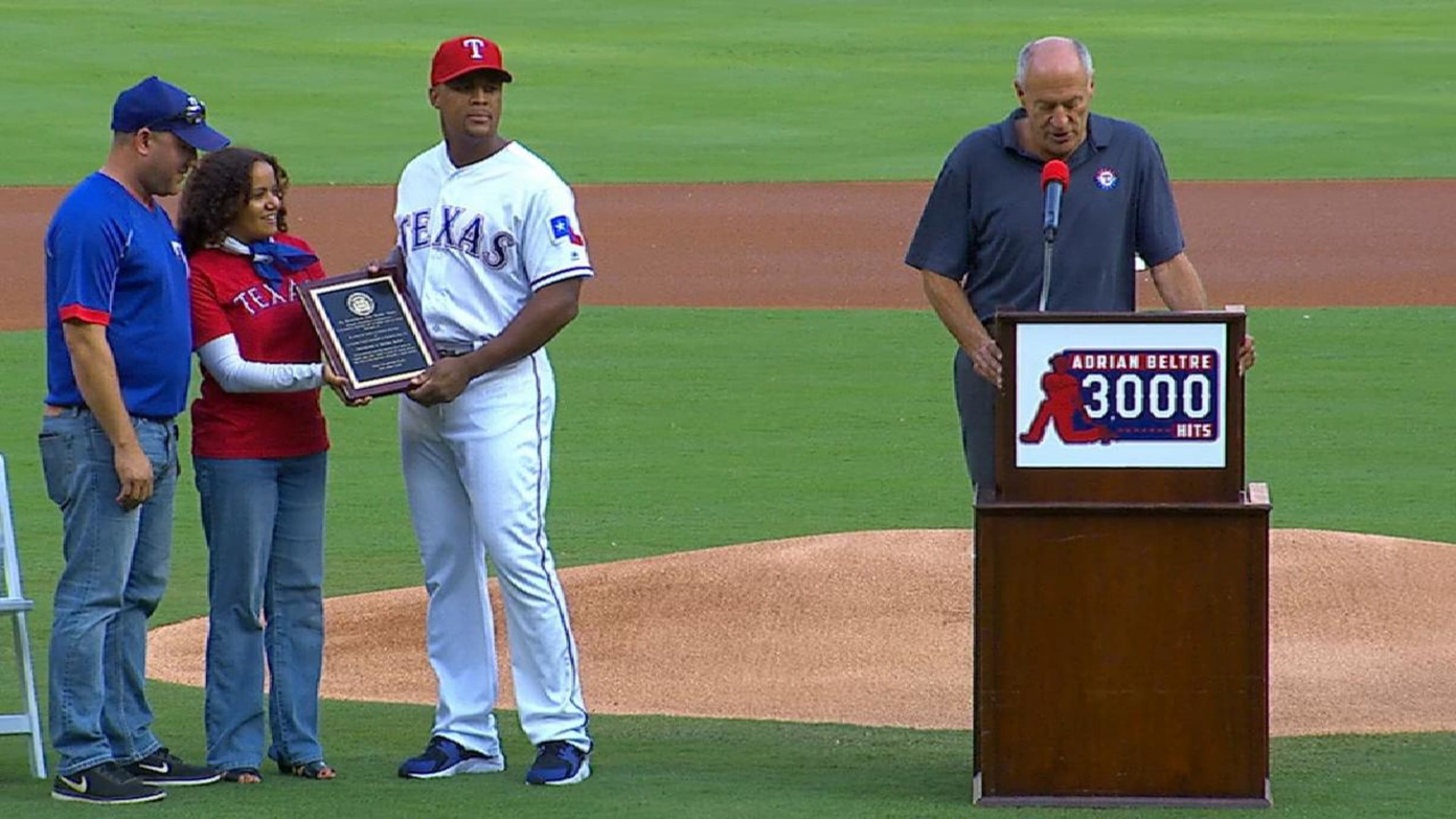 VIDEO: Adrian Beltre collects 3,000th career hit as teammates
