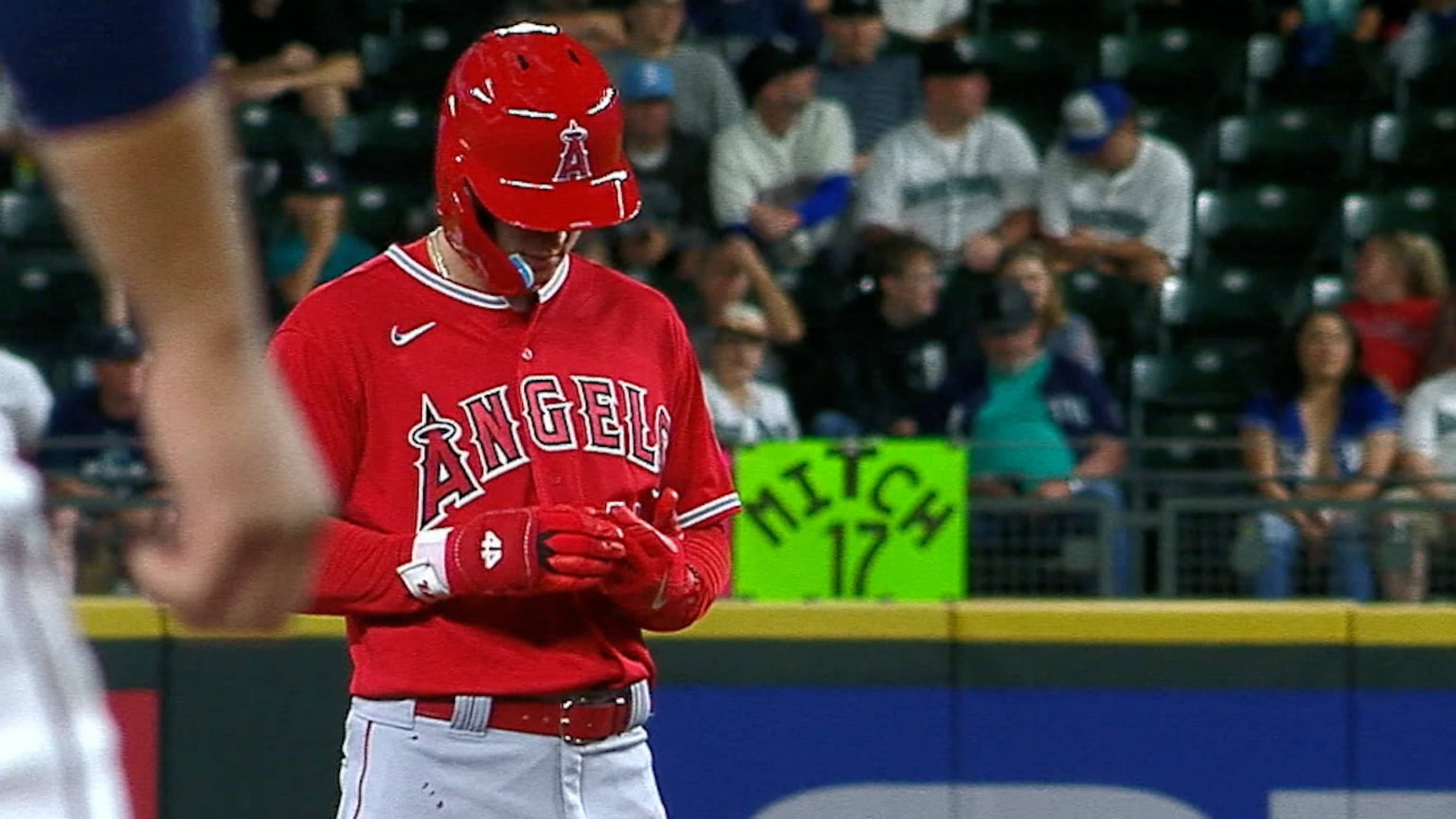 Moniak's homer in 8th inning propels Angels to 2-1 victory