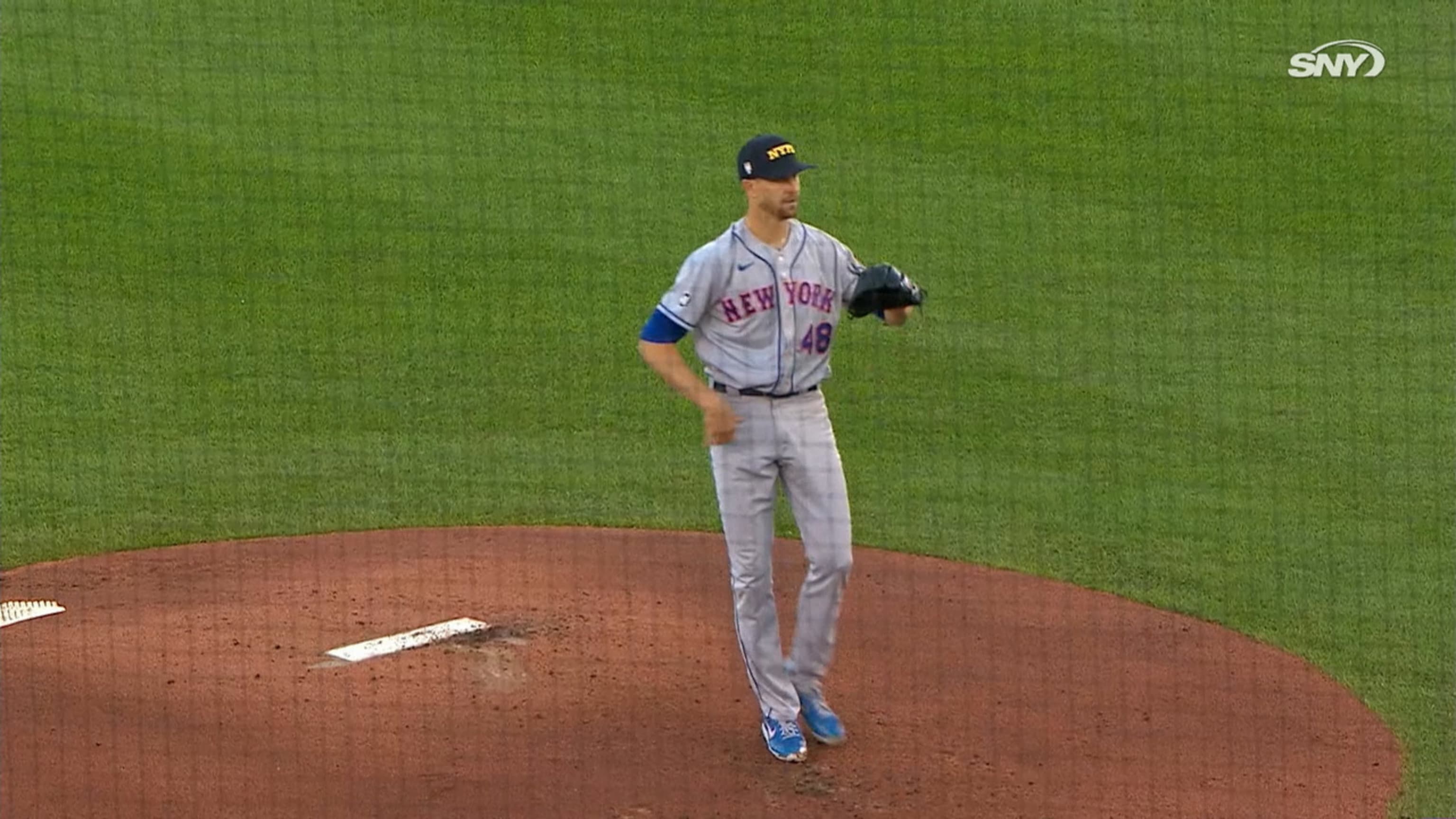 Jacob deGrom poncha a 9 en 6 innings