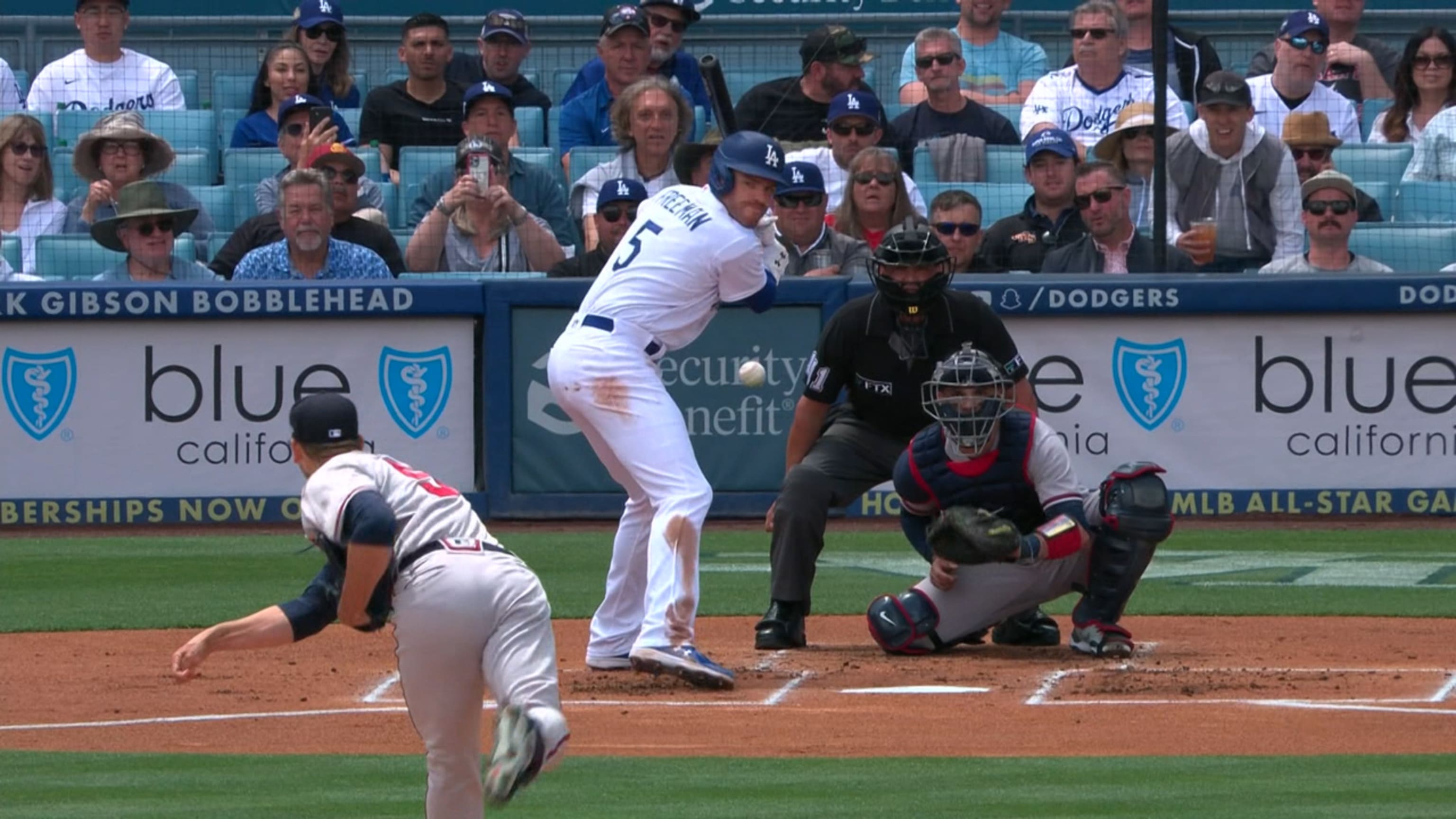 Freeman produce dos con HR