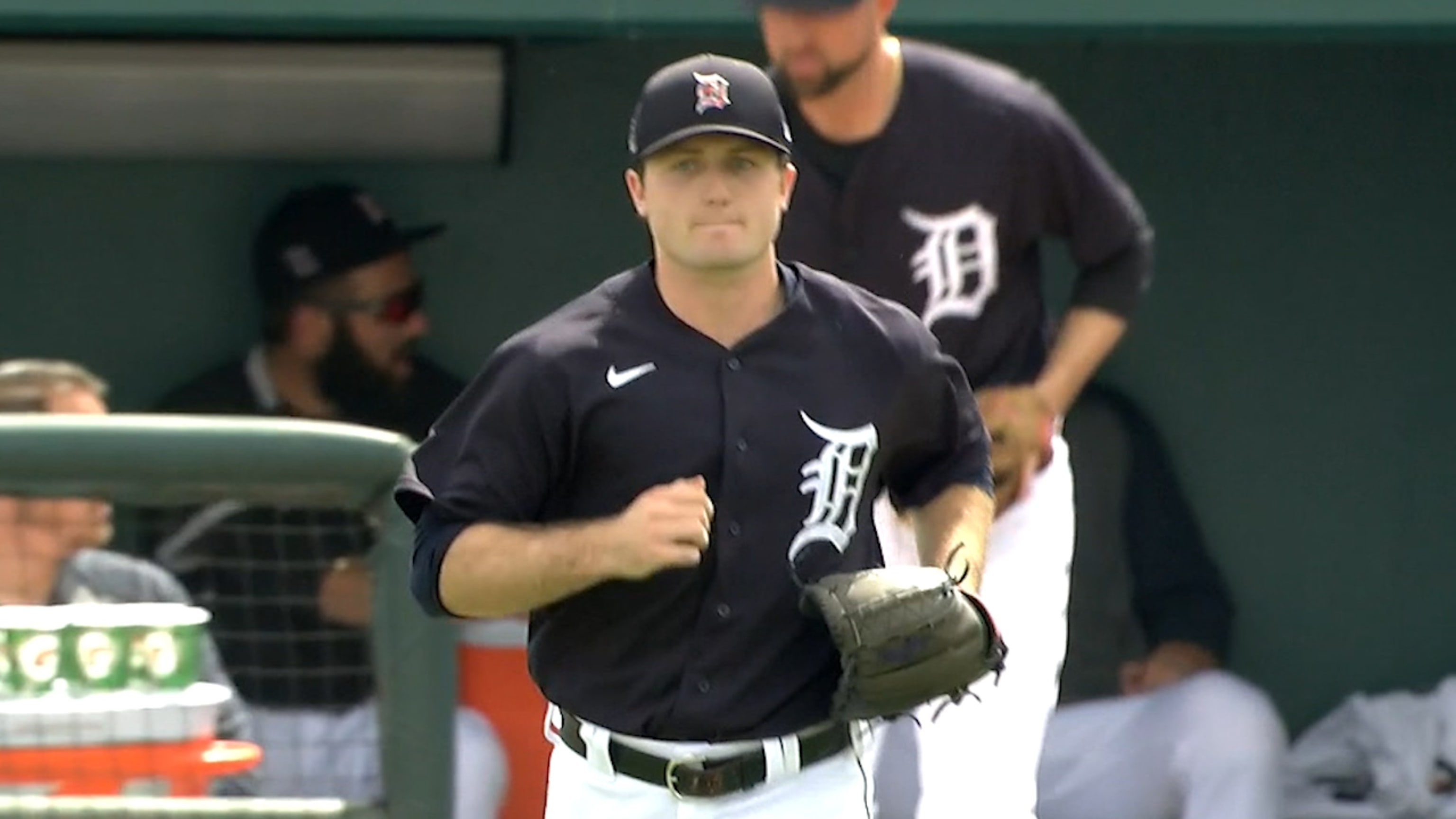 Mize lanza 2 sólidos innings