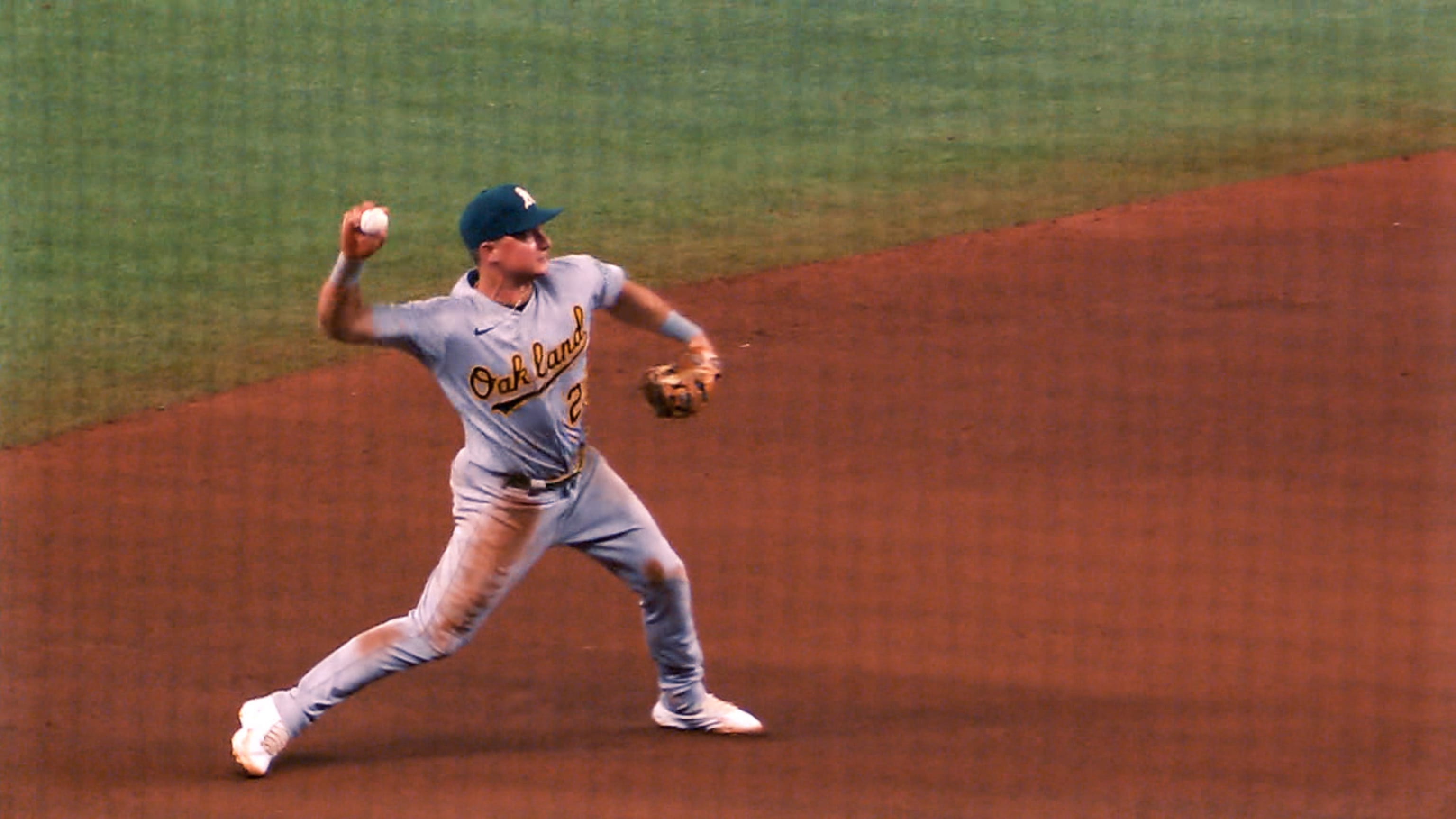 Matt Chapman traded to Blue Jays