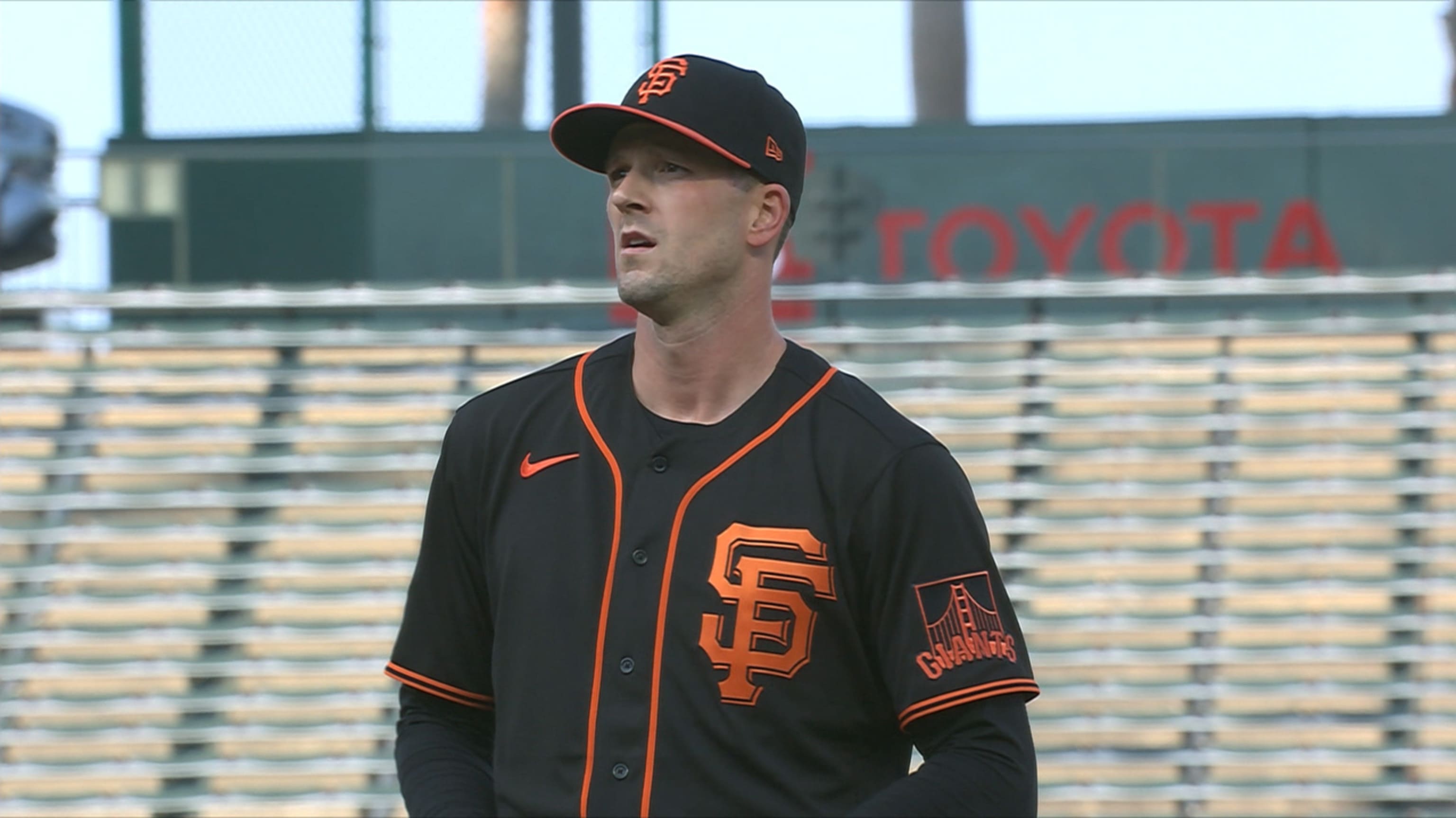 Donovan Solano has 3 RBIs in Giants win