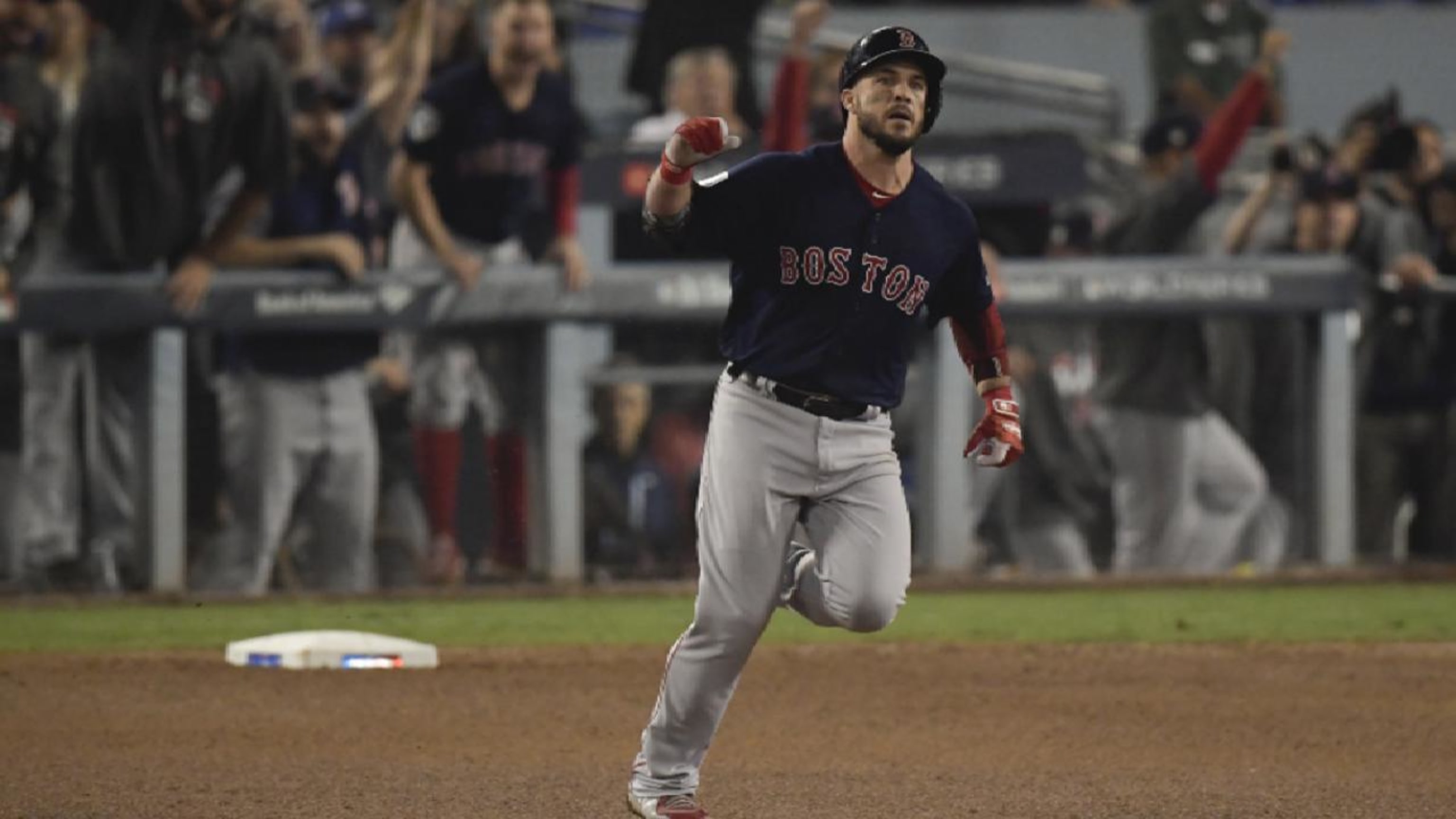 Pearce on deal with Red Sox