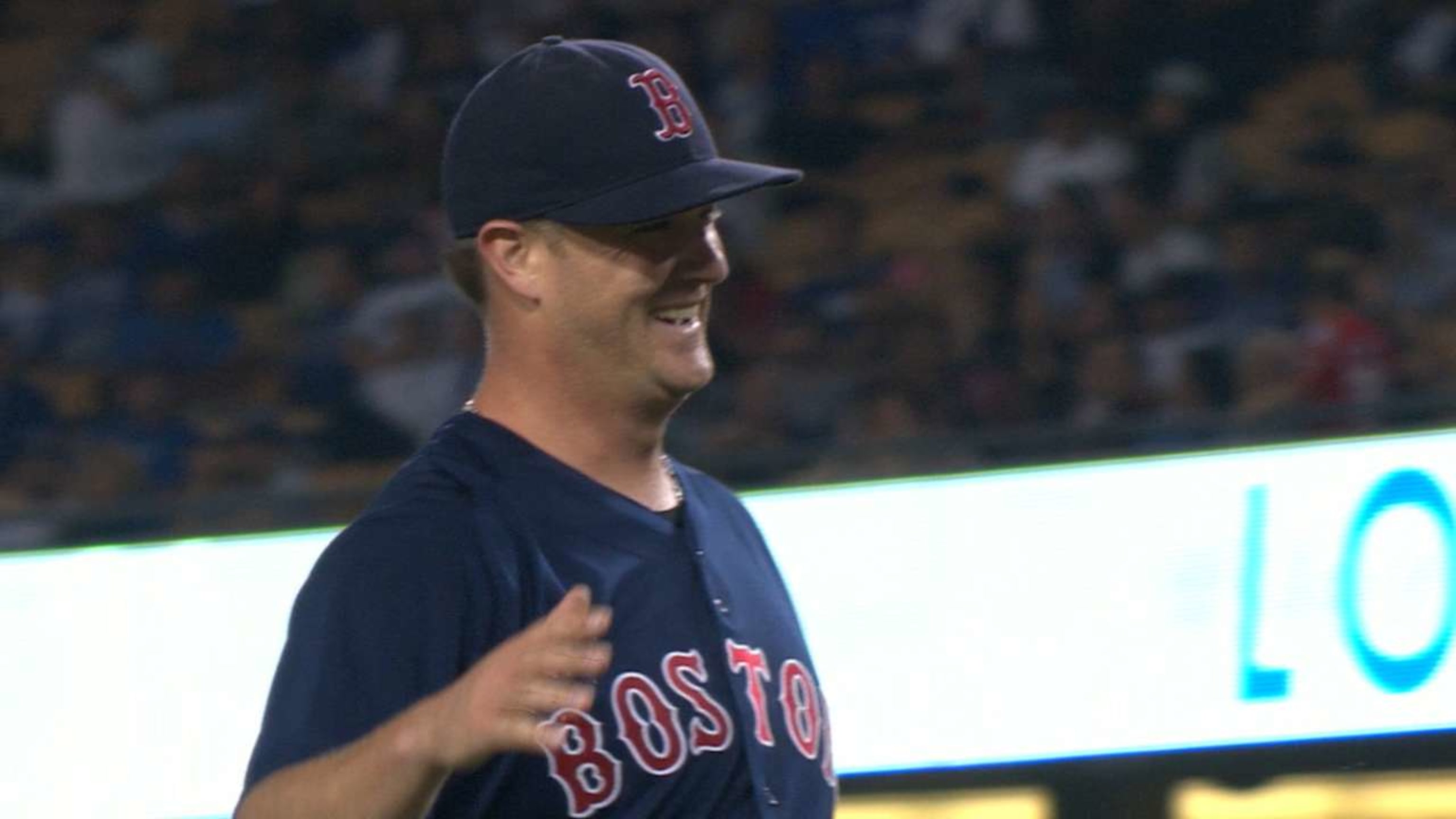 Leon's 4 RBIs back Steven Wright's shutout