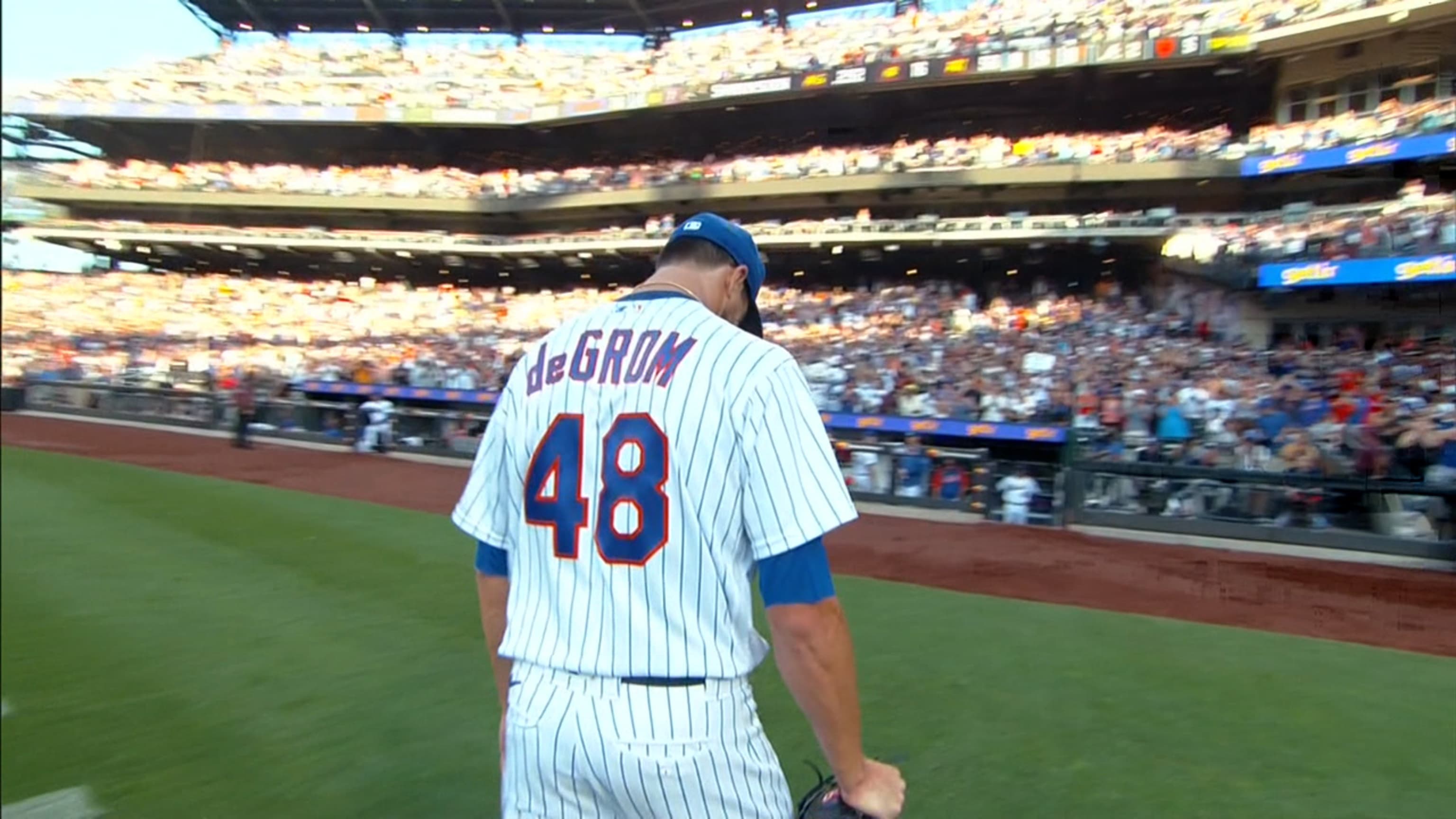 Jacob deGrom poncha a 12