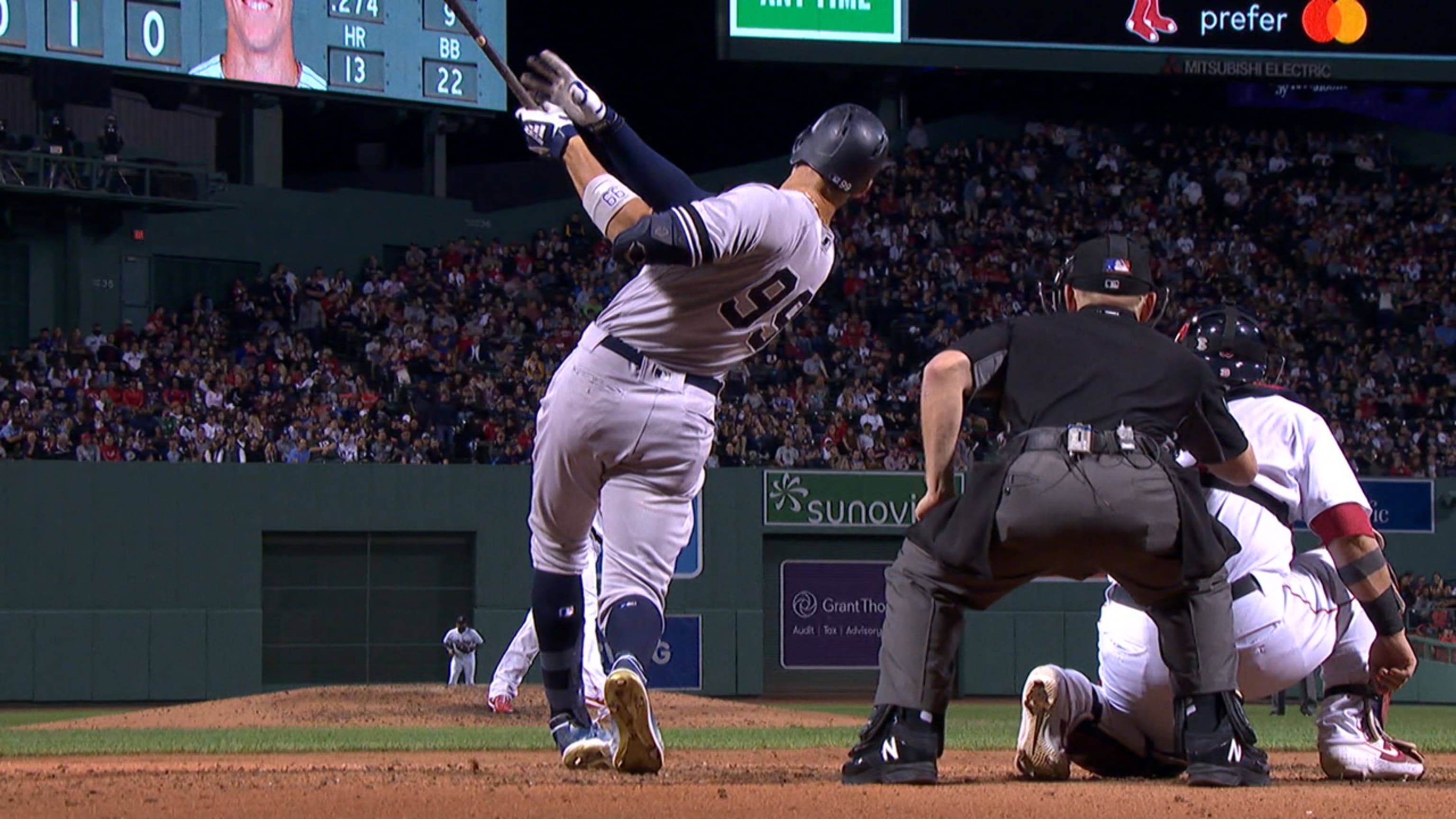 WATCH: Yankees' Aaron Judge crushes home runs at London Stadium