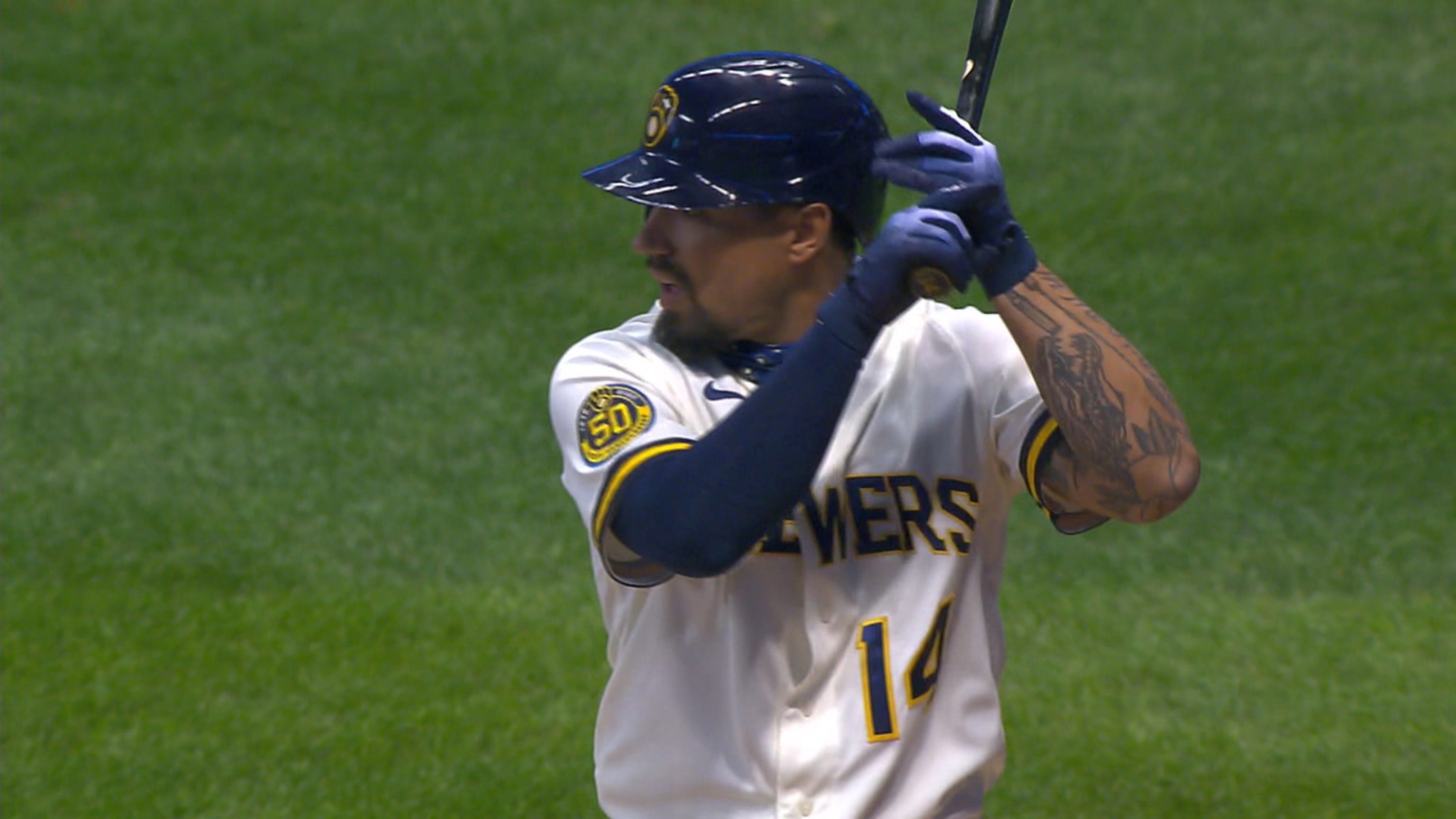 Josh Hader gives up go-ahead homer for Brewers