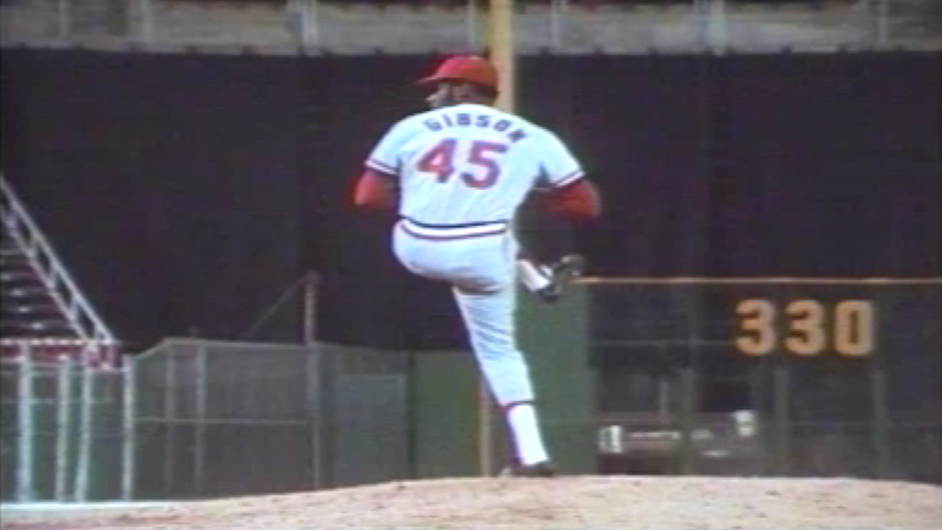 Hall of Fame pitcher Bob Gibson dies at 84