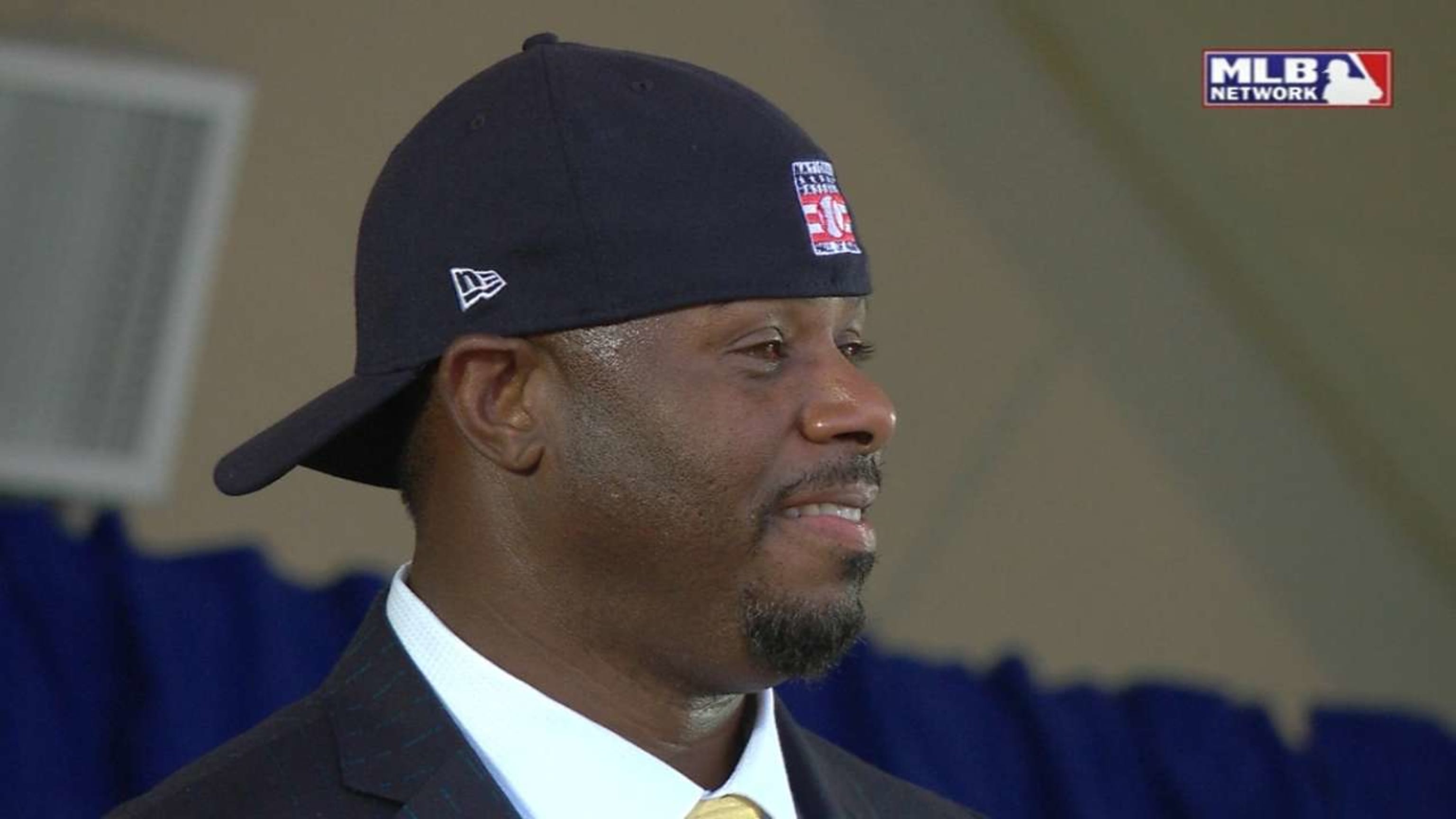 Ken Griffey Jr. ended his HOF induction speech by -- what else? -- putting  his cap on backward