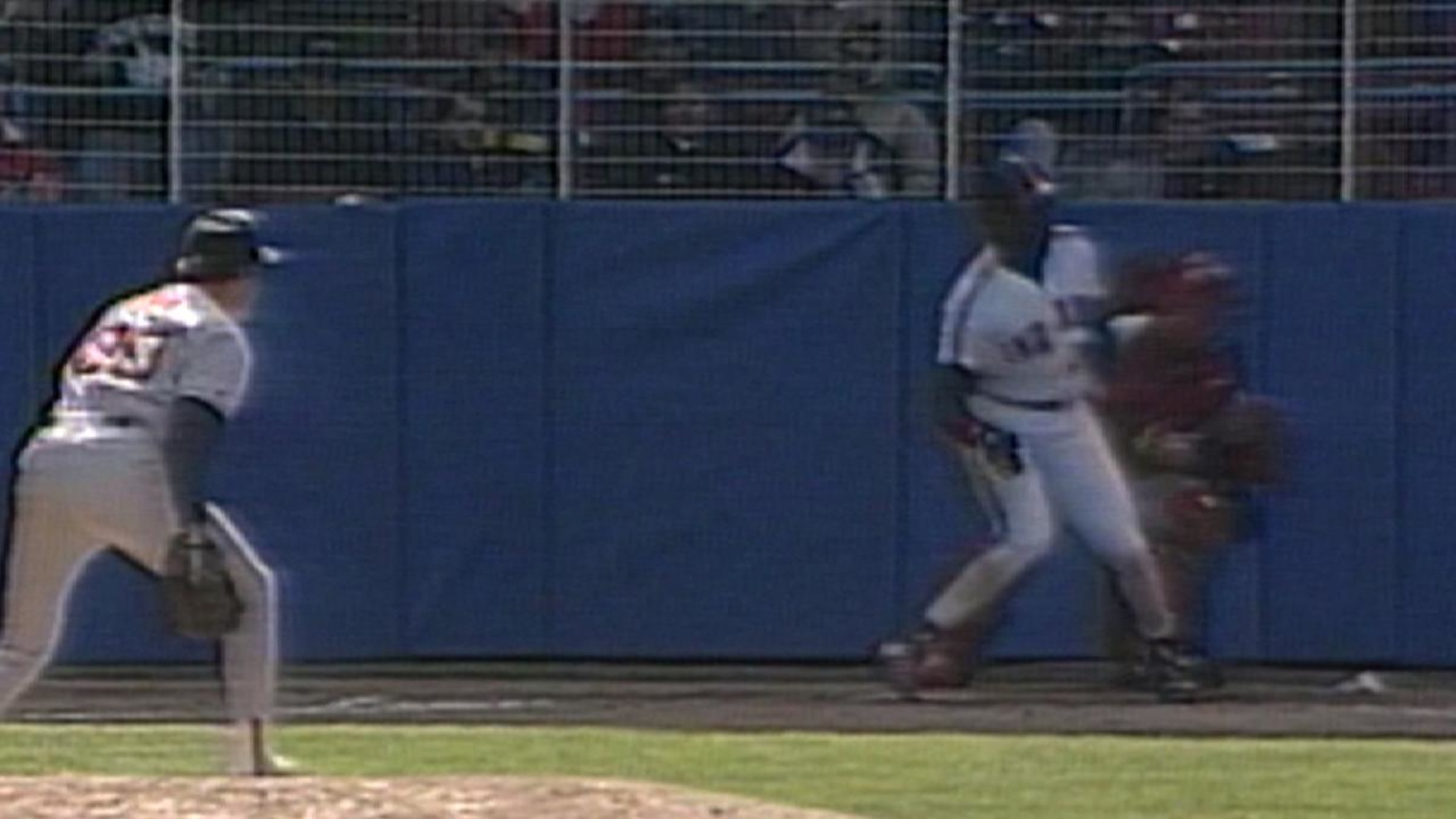 Young concluye la 8va ponchando a Whiten