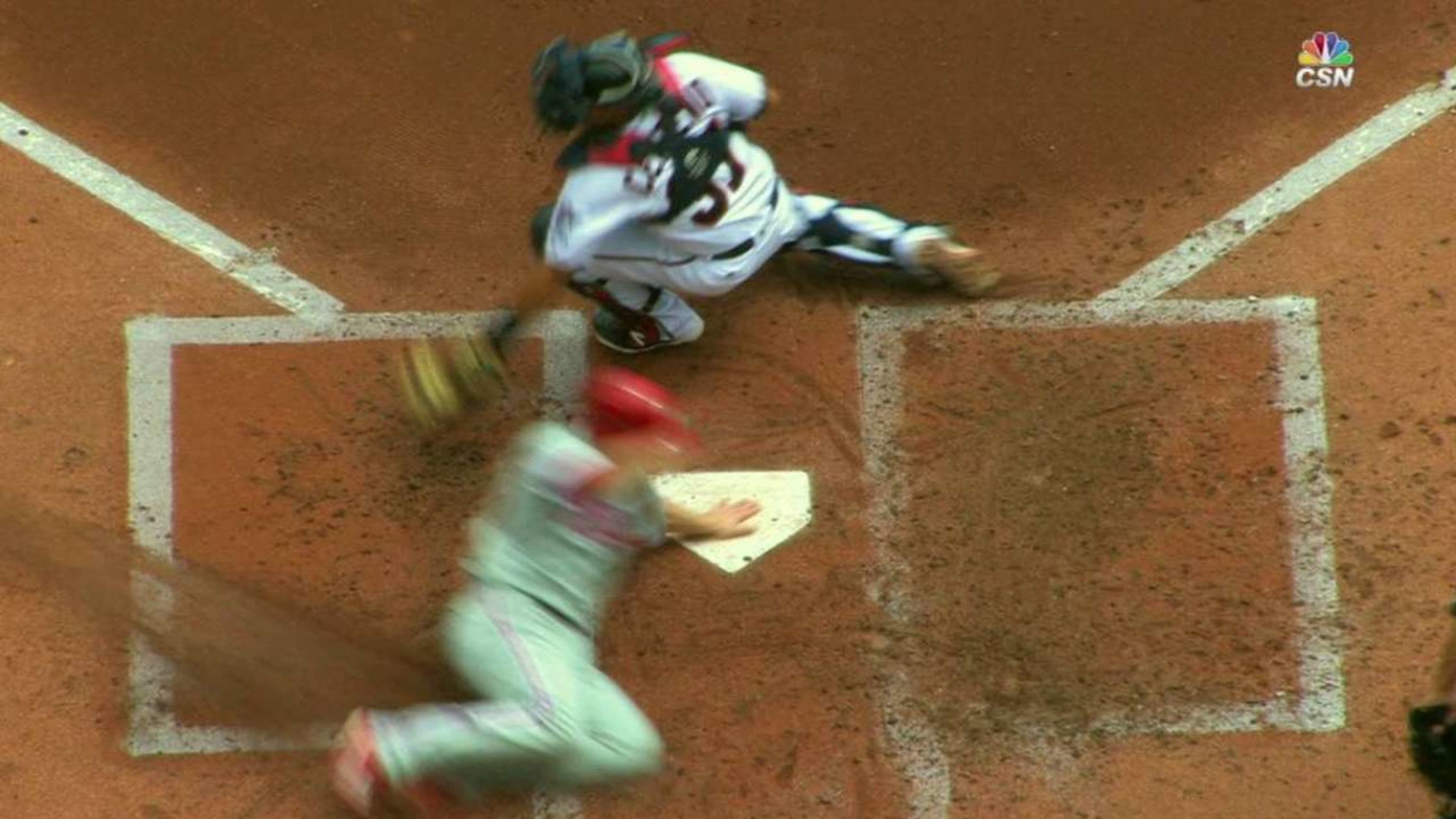 Galvis bunts home Asche