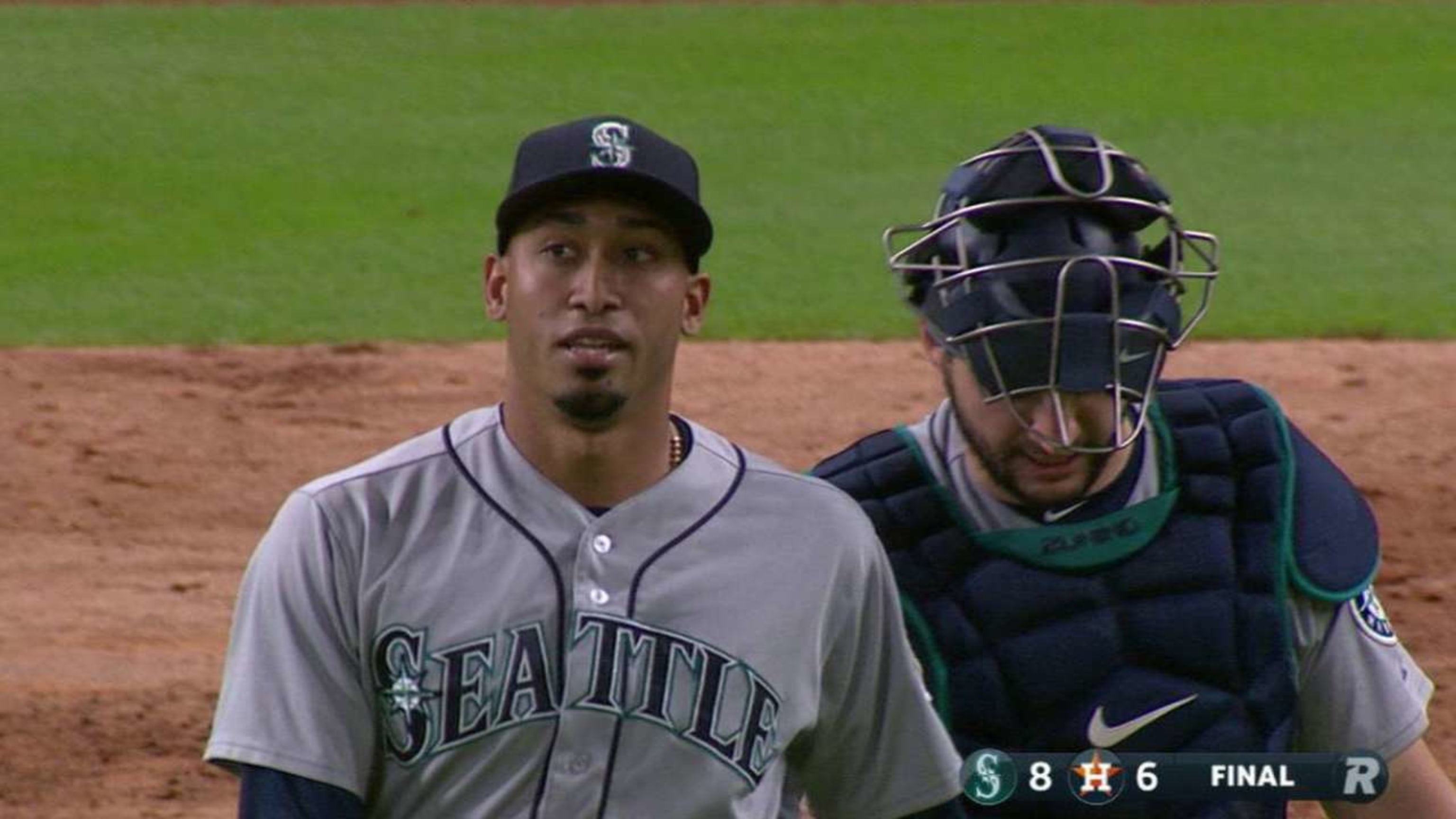 Mariners manager's hairstyle on the line in Diaz's quest for 50 saves