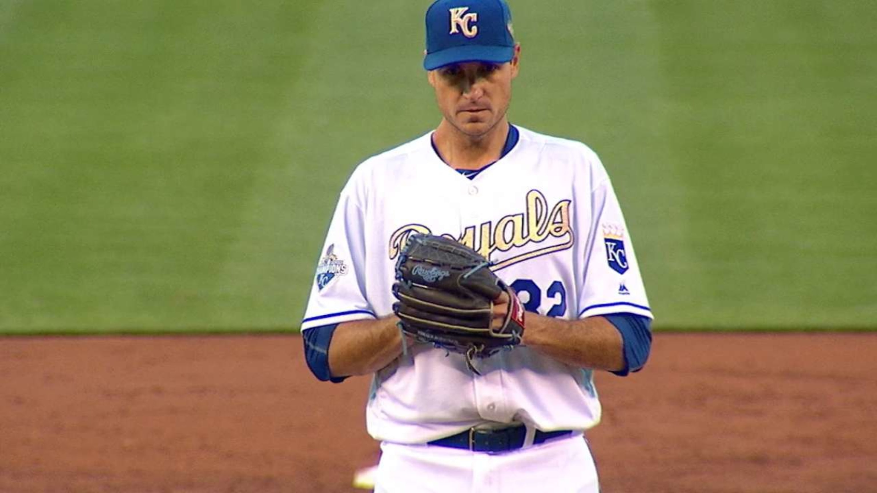 Young poncha a 10 en triunfo